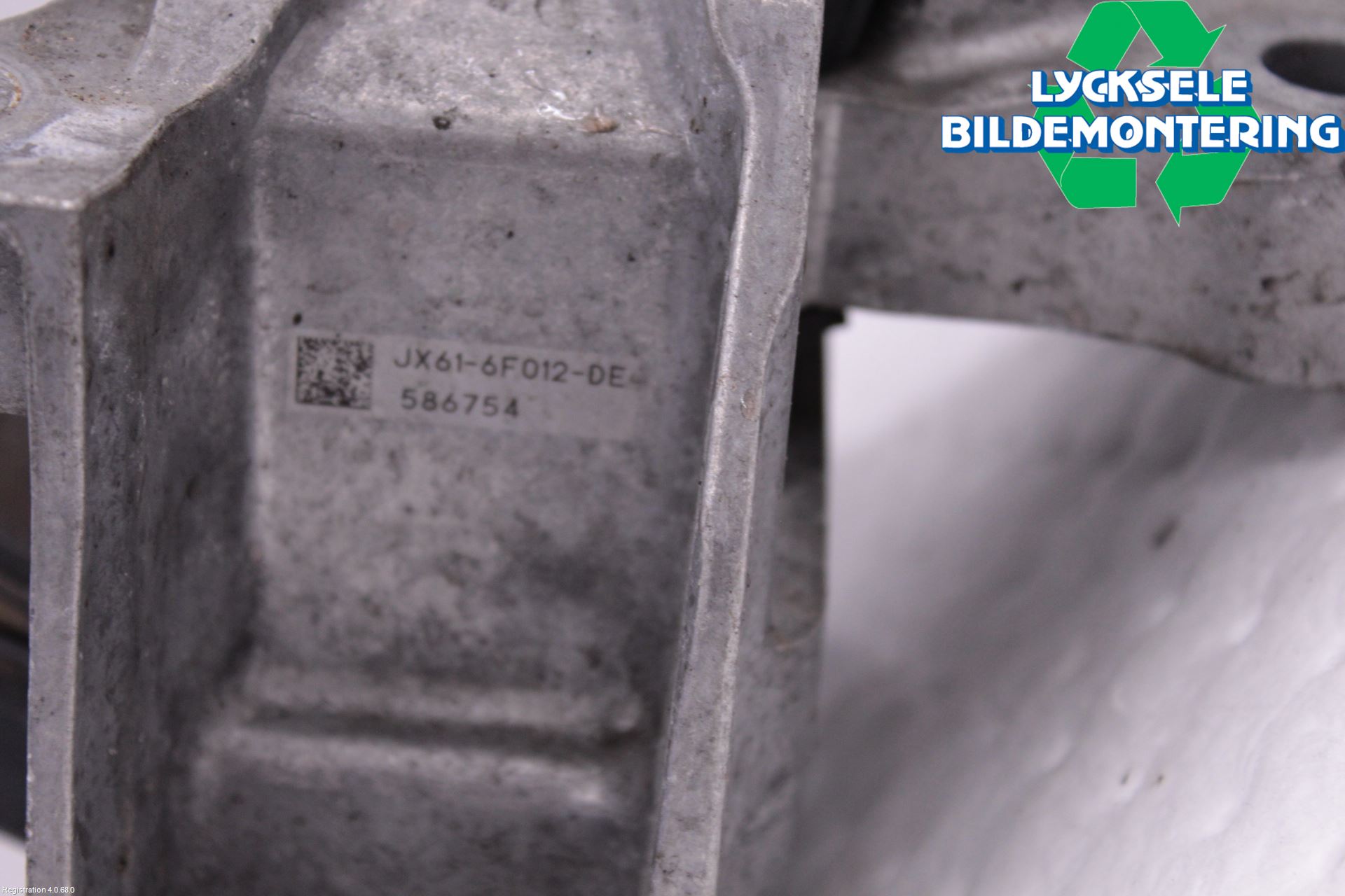 Ford FOCUS 19- Motorfäste