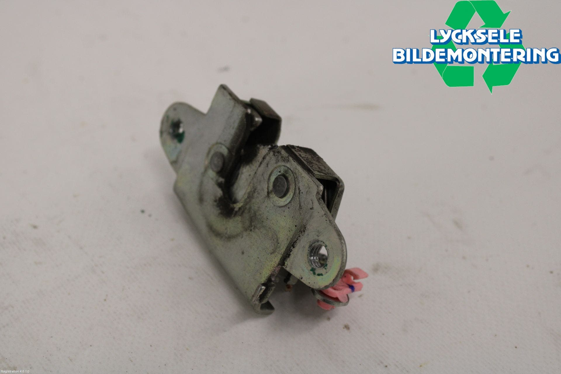 Toyota HILUX 16- Låskista Baklucka