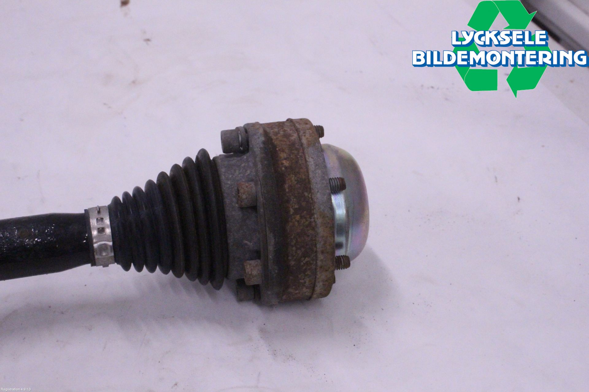 Audi Q5 09-16 Drivaxel Bak Vänster