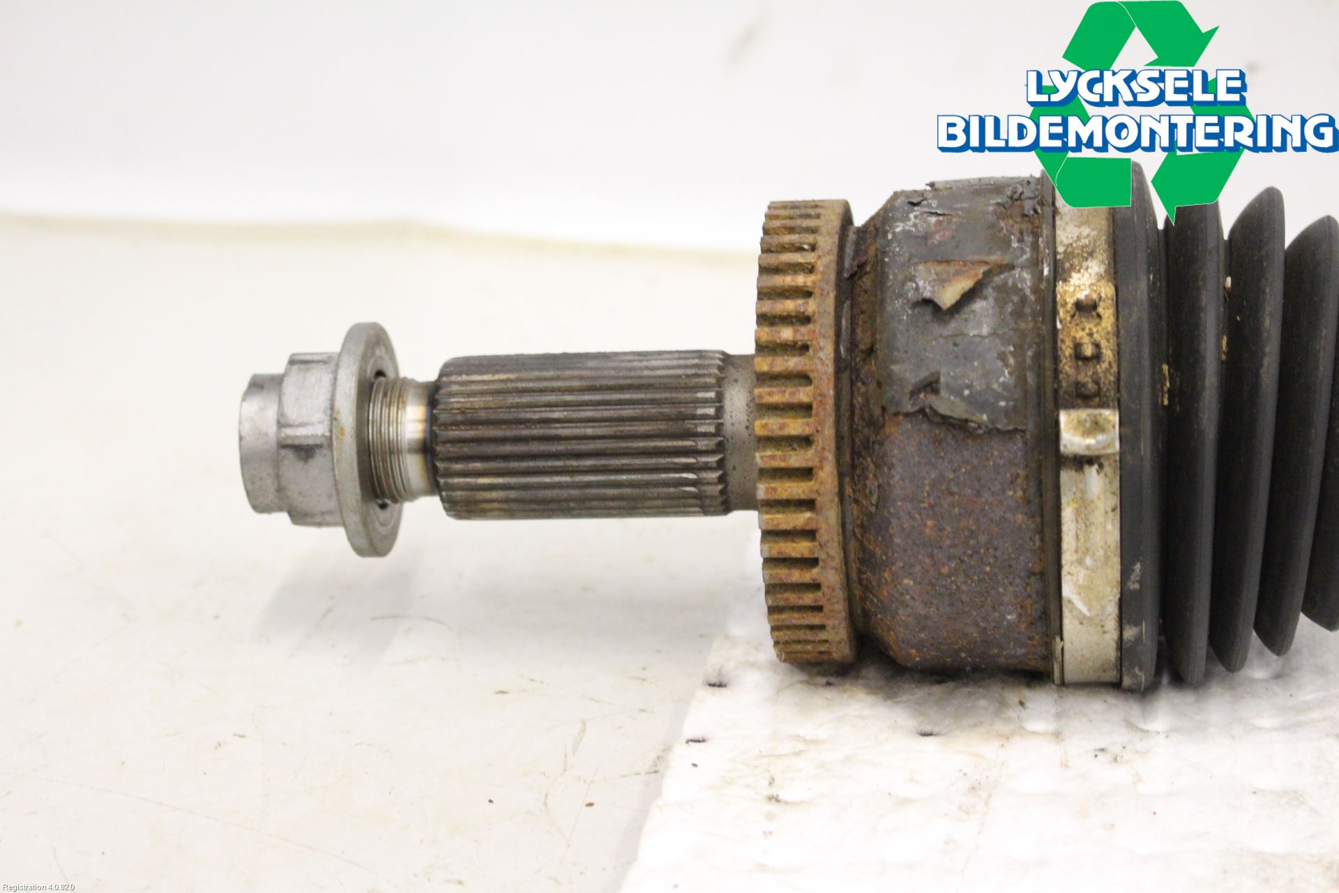 Kia SPORTAGE (QL) 16-21 Drivaxel Fram Höger