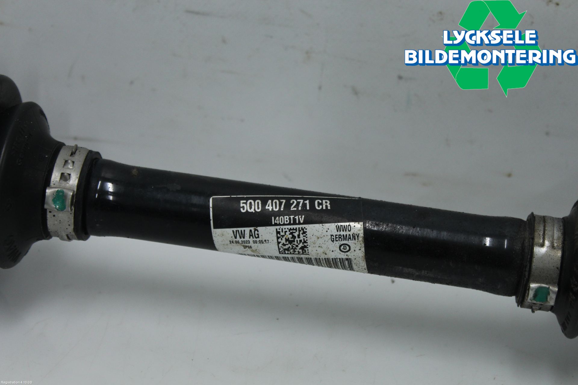 Volkswagen VW T-ROC 18- Drivaxel Fram Vänster