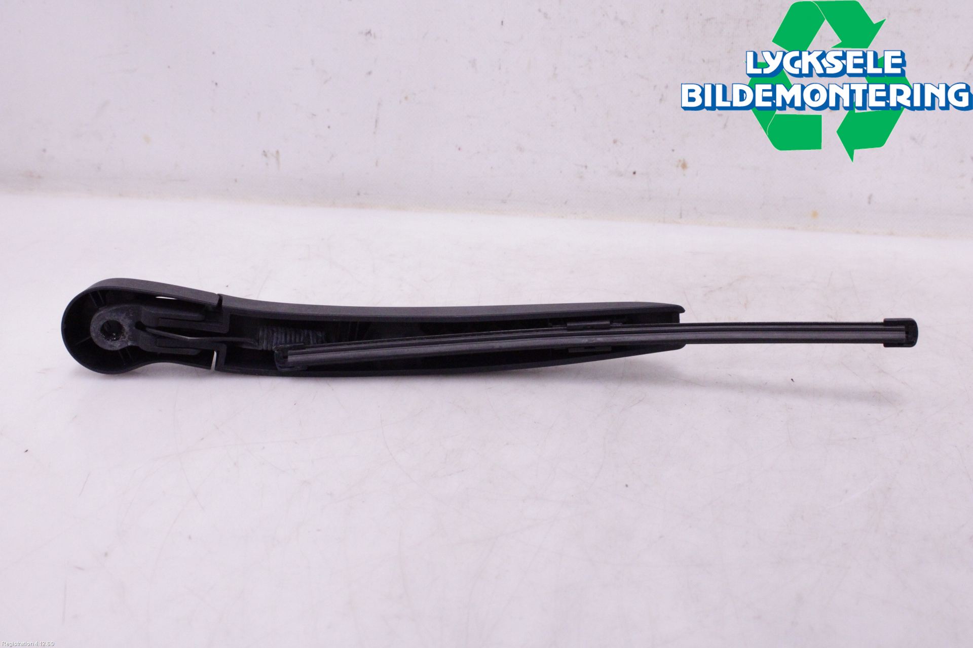 BMW 3 G20/G21/G80/G81 19- Torkararm-Bakruta