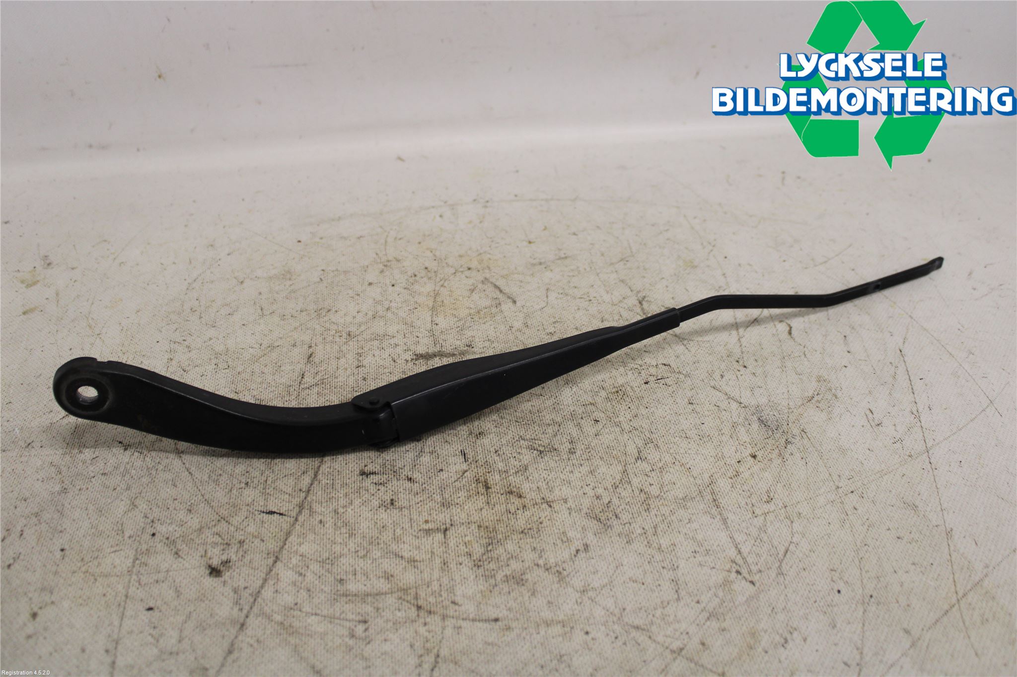 Dacia DUSTER 10-17 Torkararm Armar Vindruta