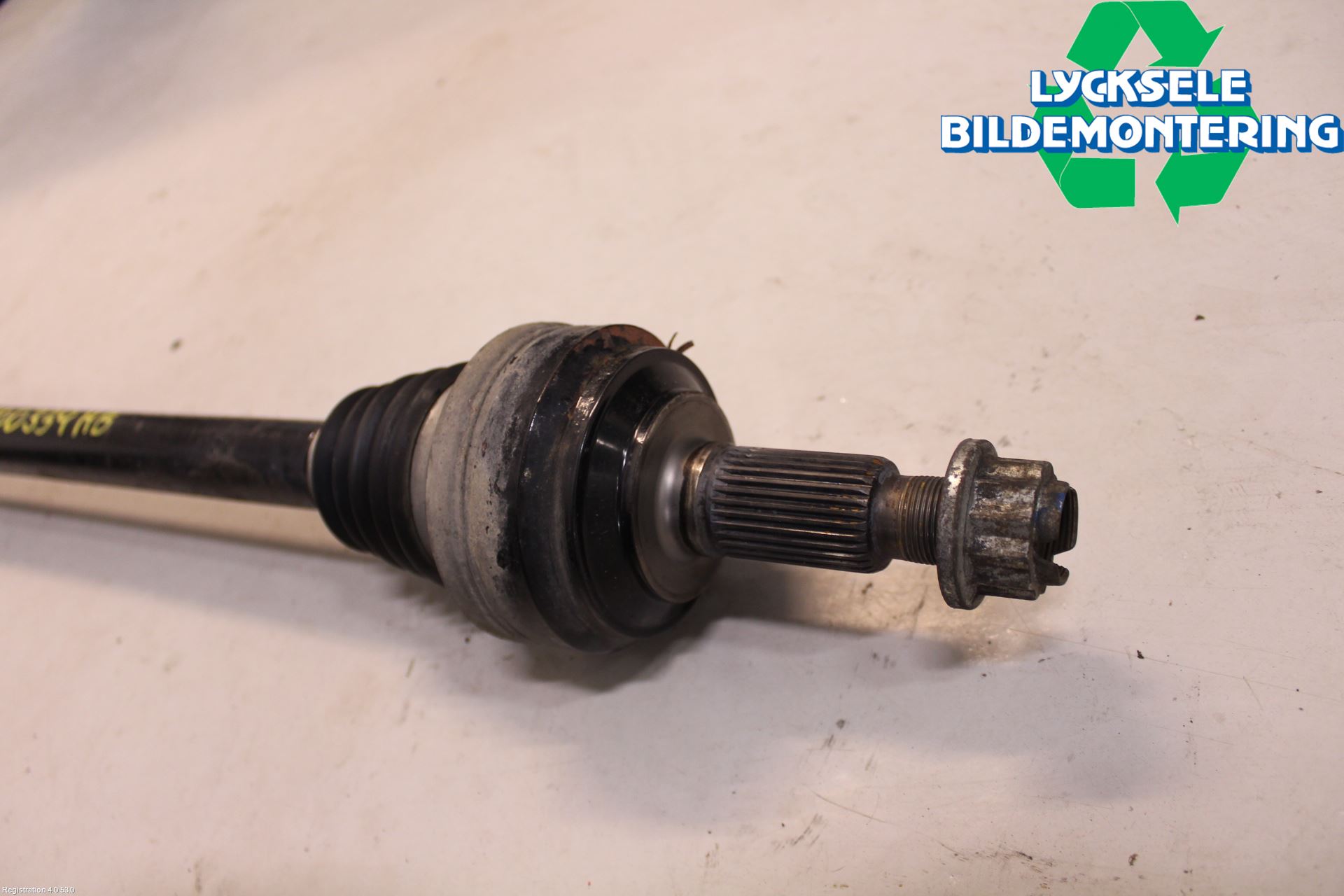 Volkswagen VW TOUAREG 7P 11-18 Drivaxel Bak Höger