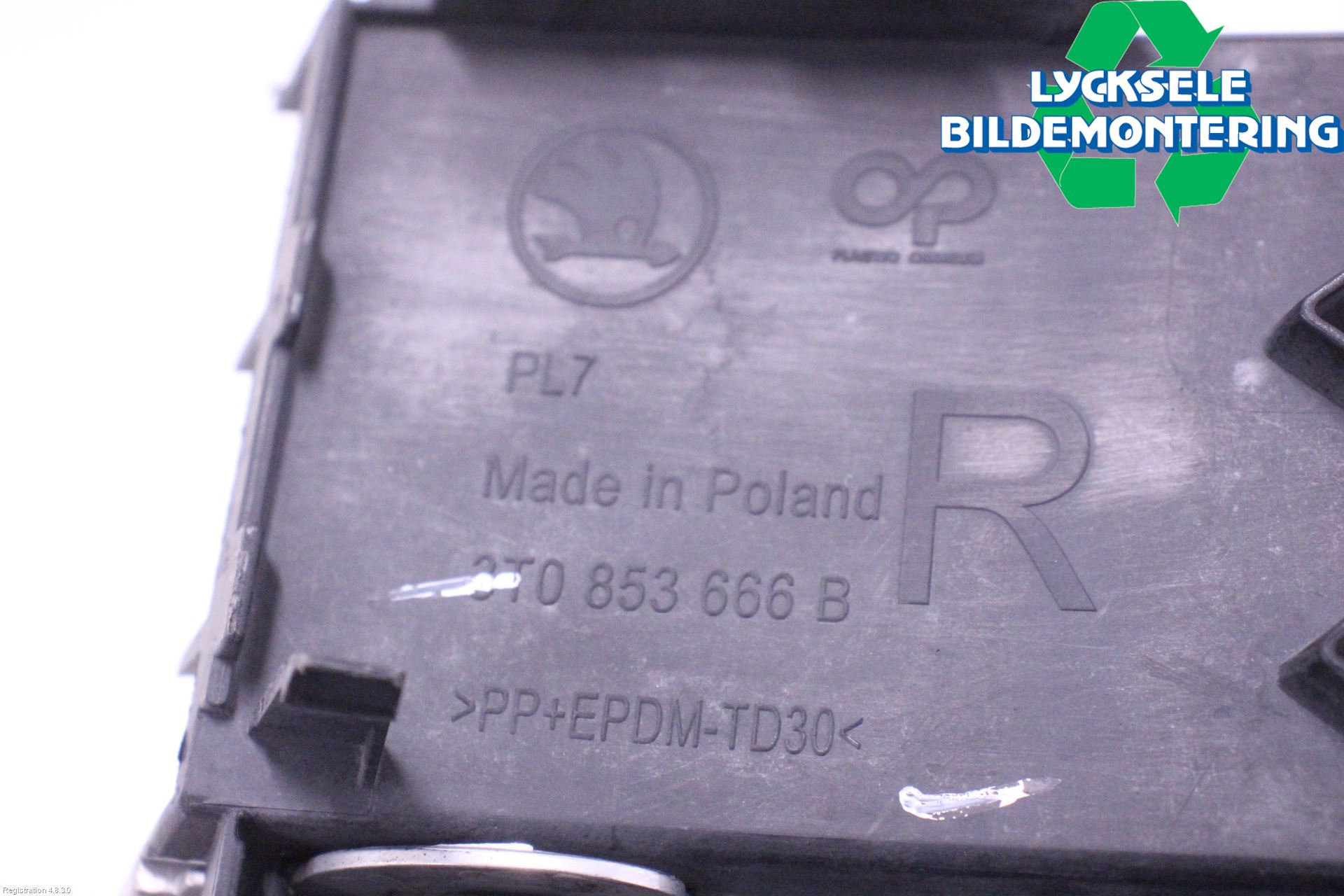 Skoda SUPERB 09-15 Stötfångardel Fram Hö