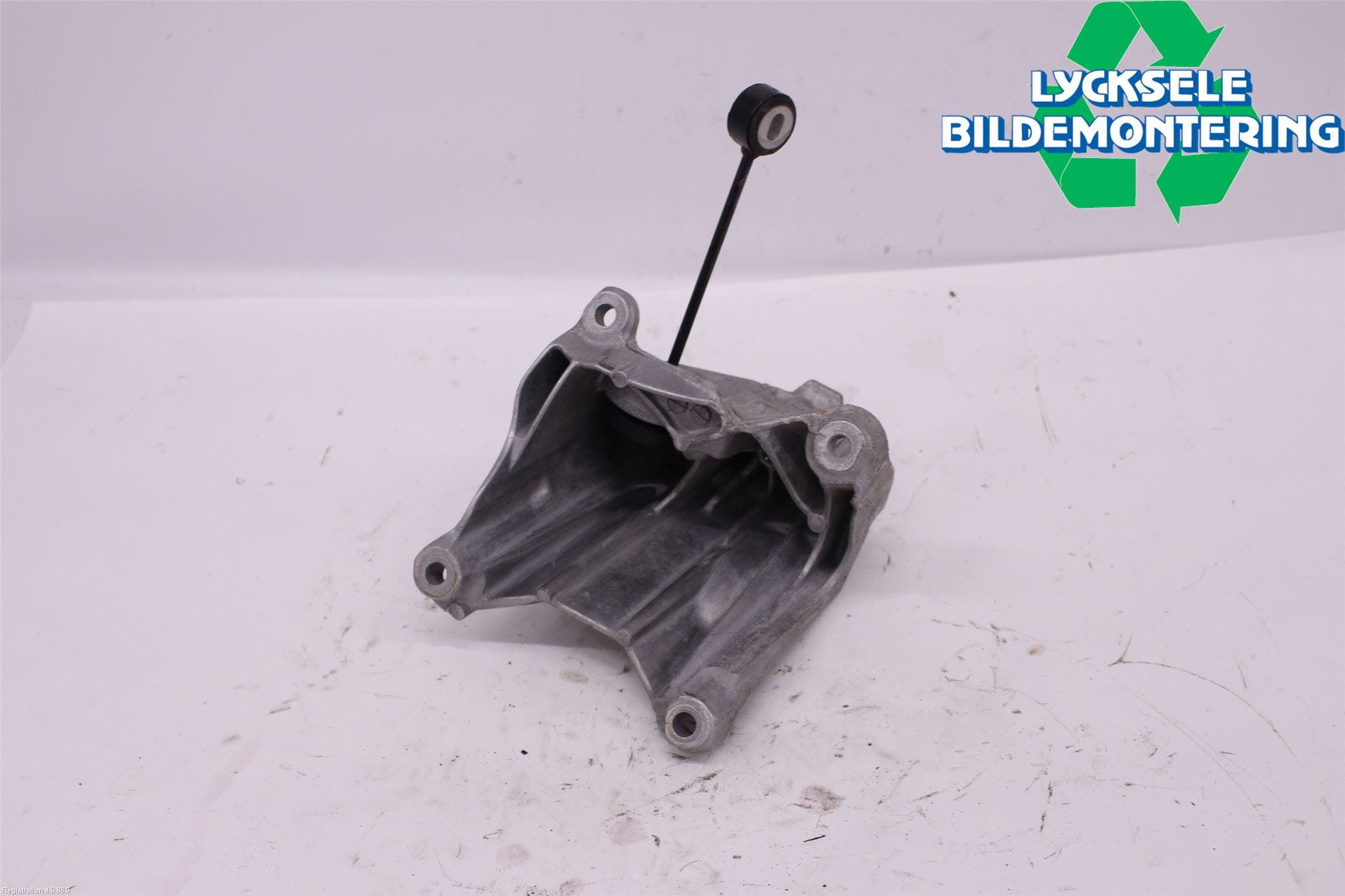 Audi A4 ALLROAD 17- Motorfäste