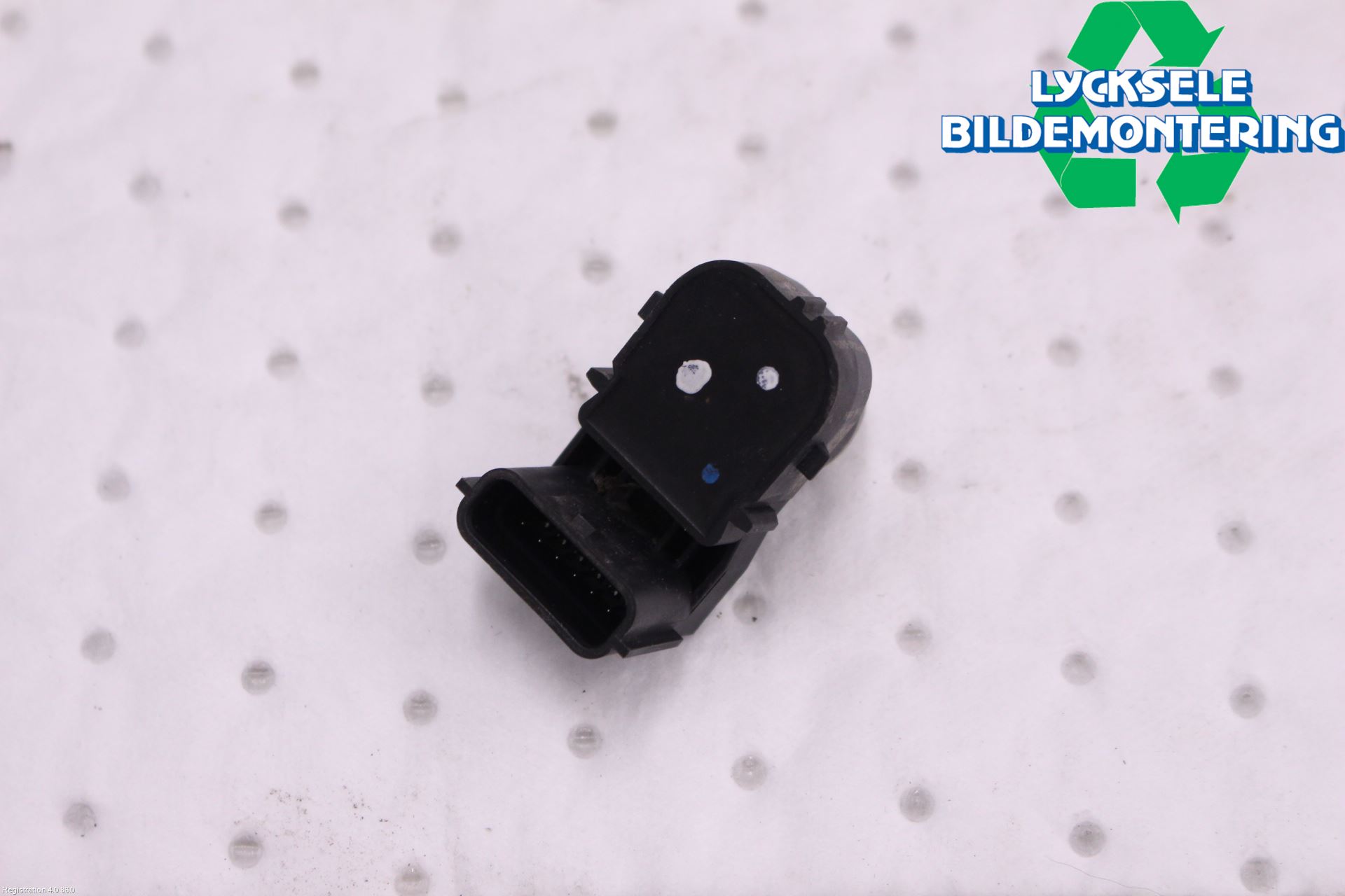 Kia SPORTAGE (QL) 16-21 Parkeringshjälp Frontsensor