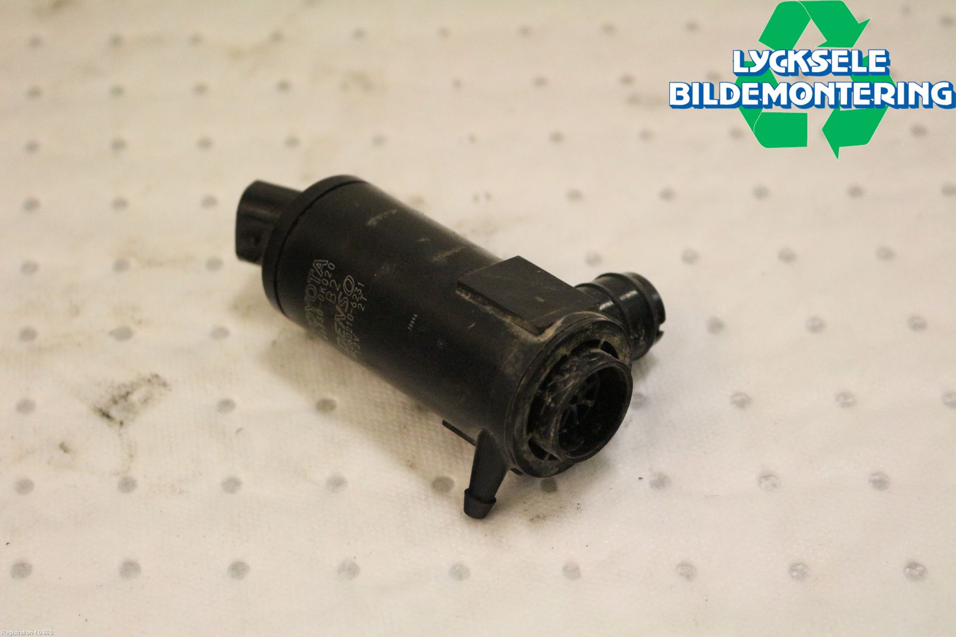 Toyota HILUX 16- Spolarpump Vindruta