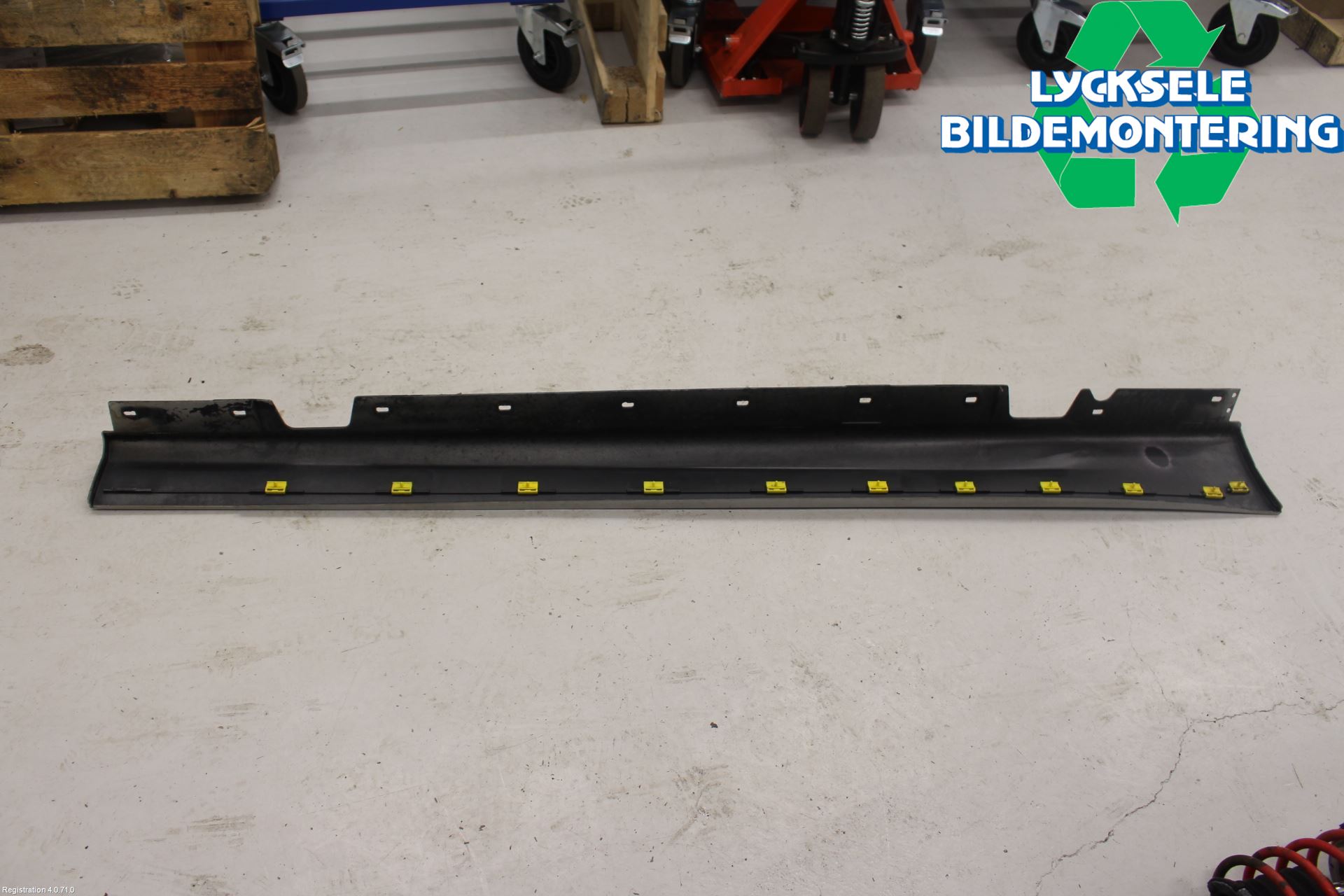 BMW 3 E90/91 SED/TOU 05-12 Sidokjol Vä