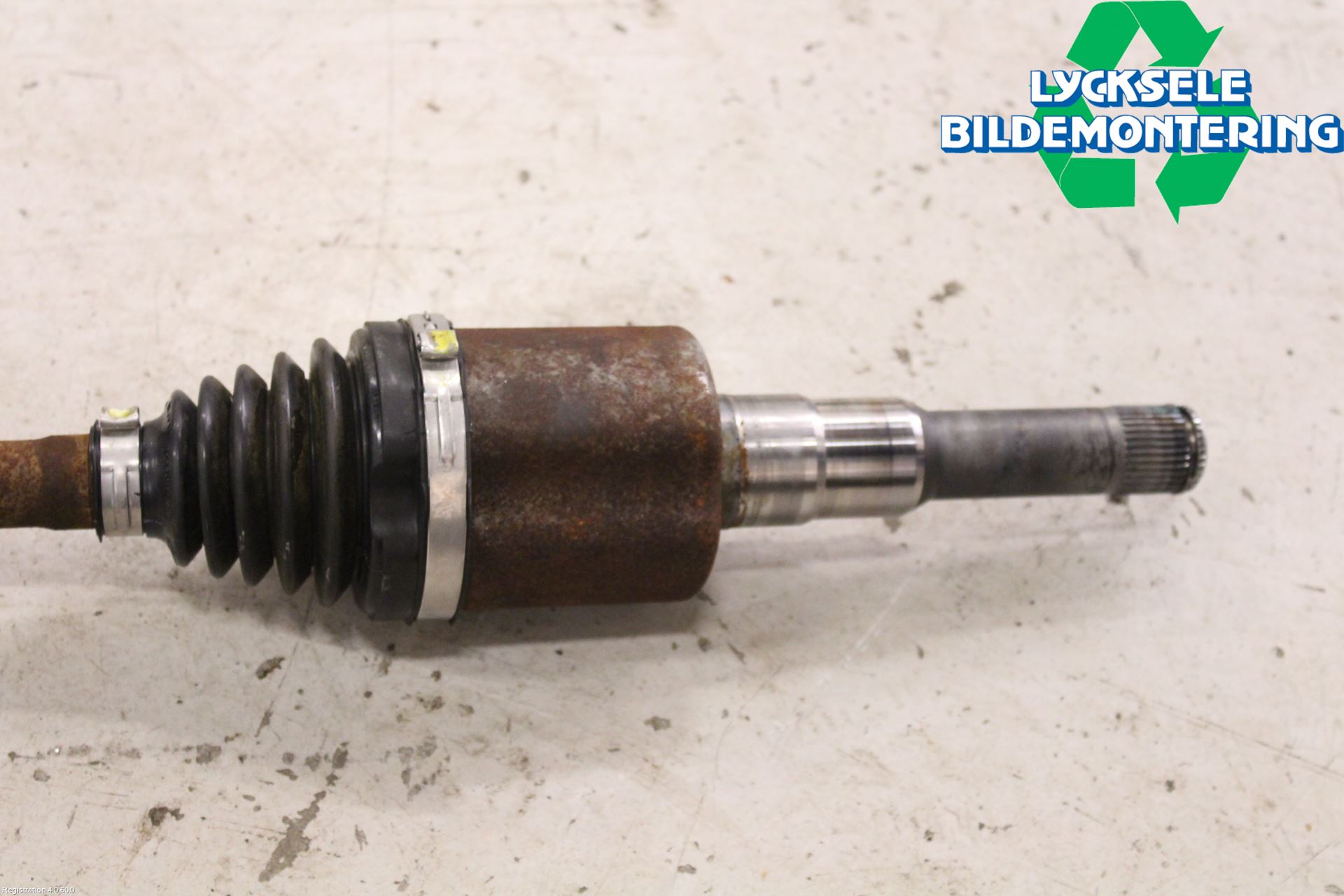 Ford TRANSIT/TOURNEO CONNECT 13-22 Drivaxel Fram Vänster