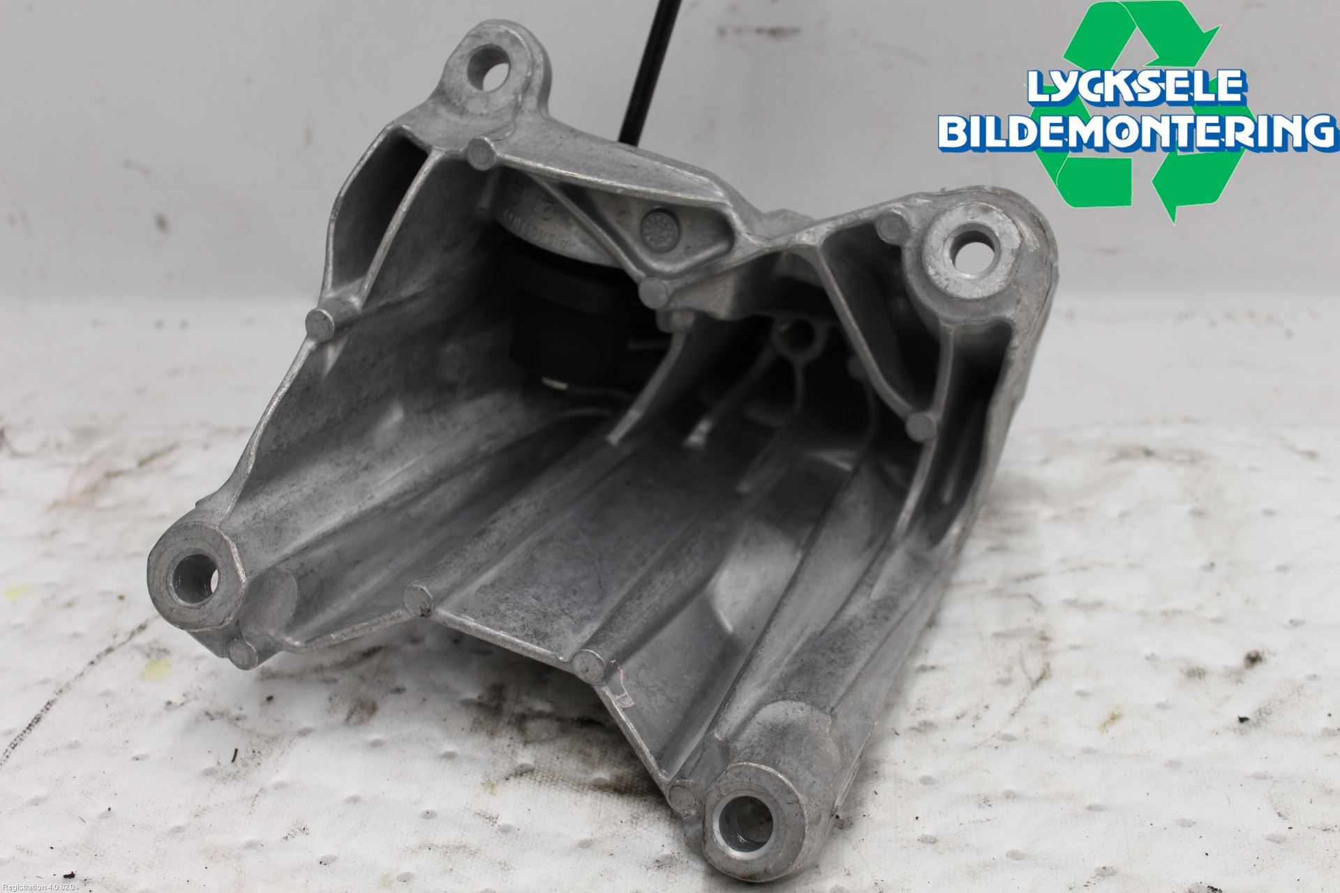 Audi Q5/SQ5 17- Motorfäste