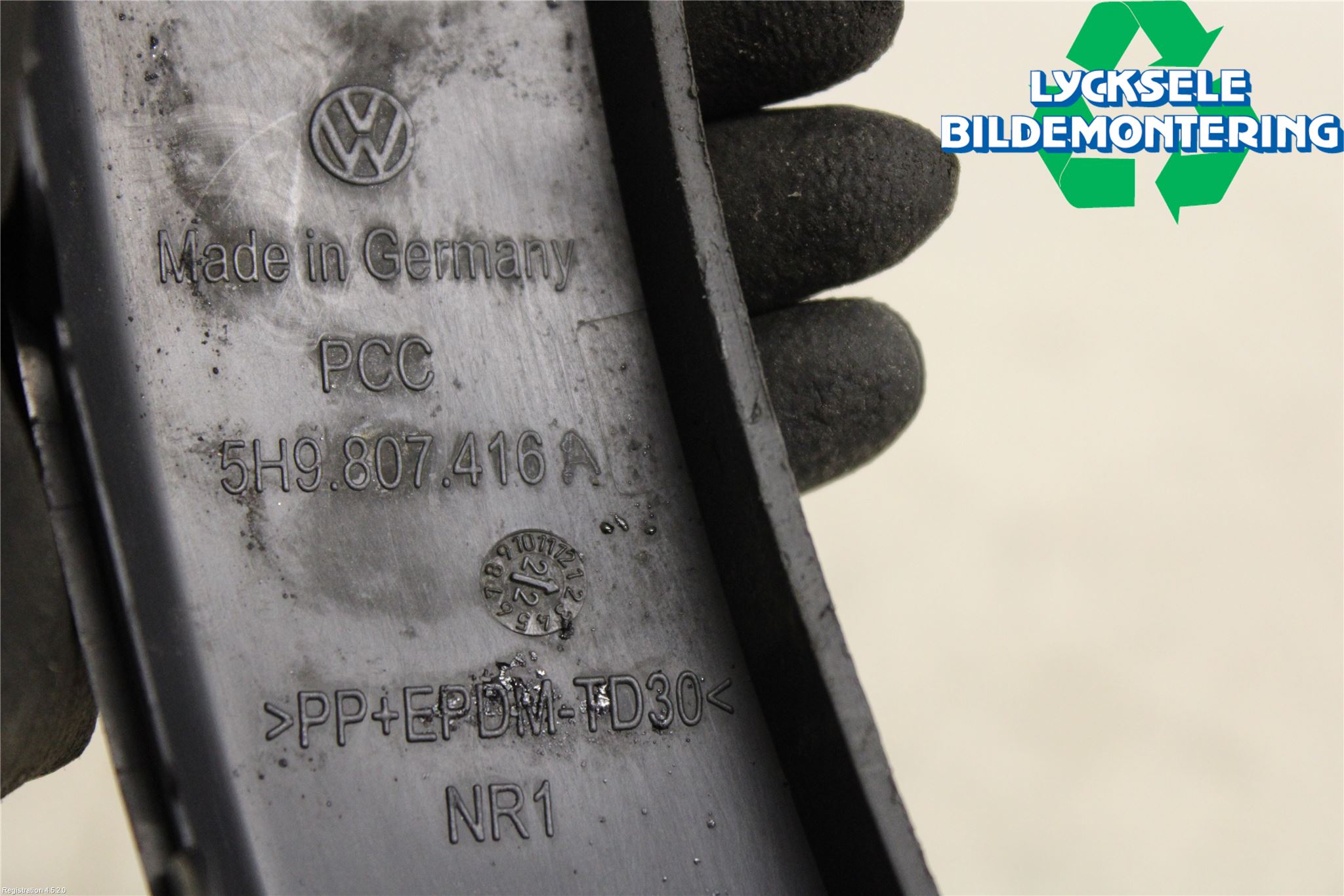 Volkswagen VW GOLF / E-GOLF VIII 20- List Skärmkant