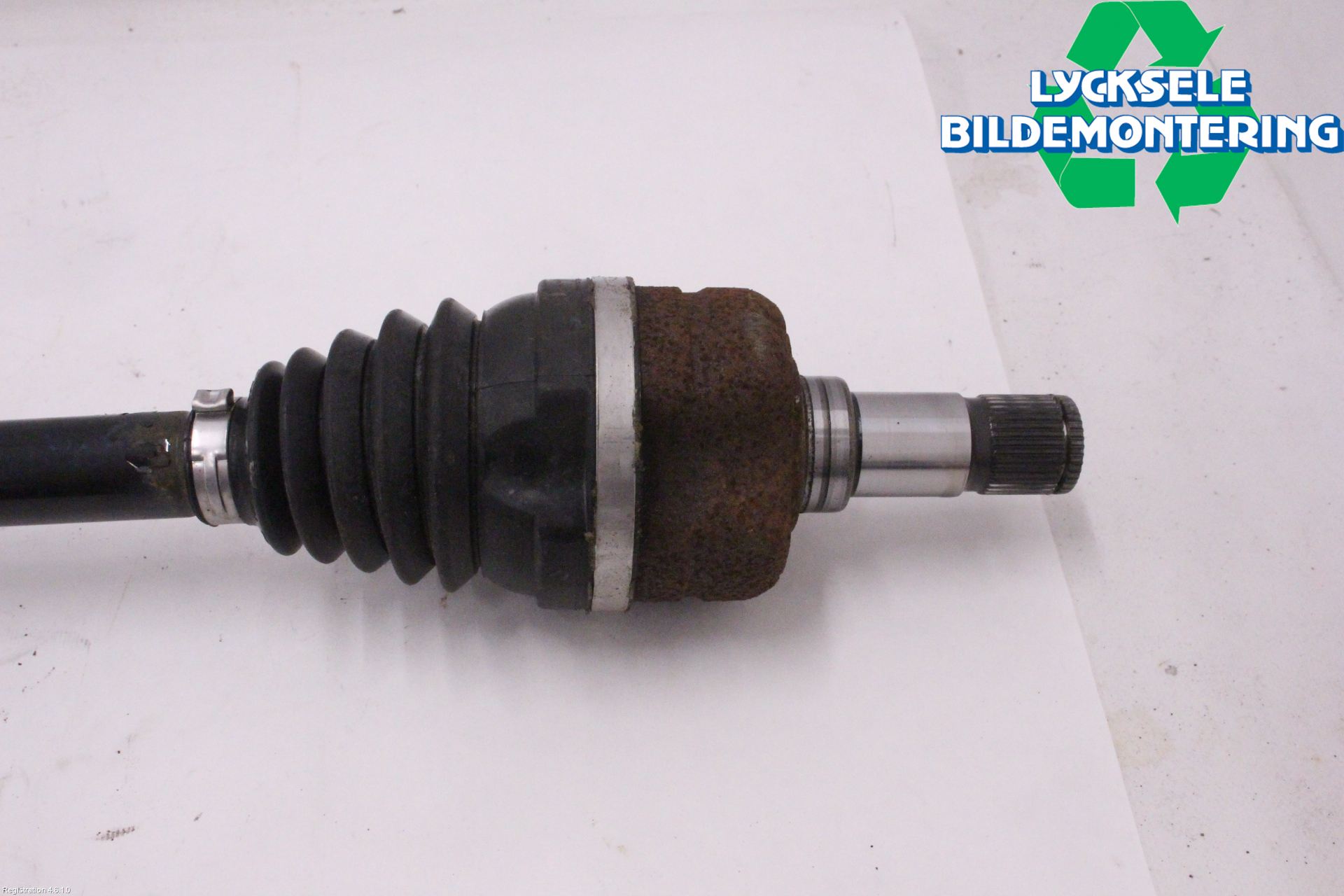 Volkswagen VW ID.4 21- Drivaxel Bak Höger