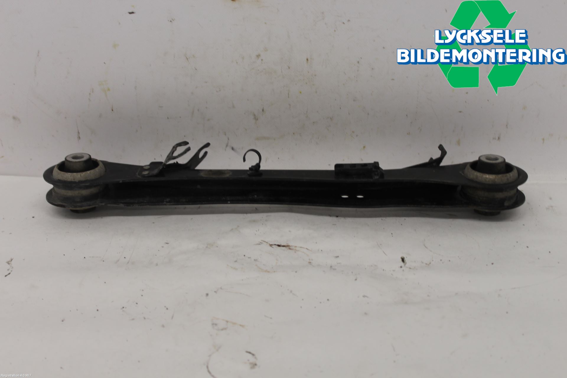 Volkswagen VW CADDY 21- Bärarm Bak Höger