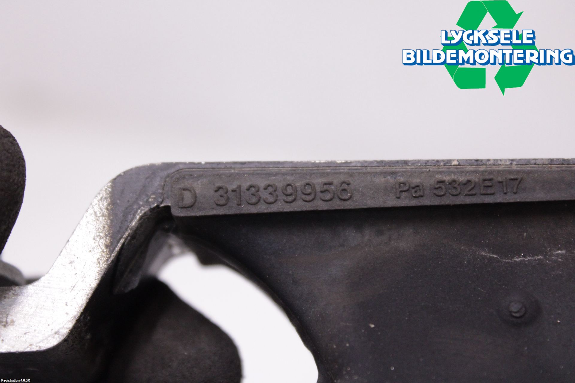 Volvo V60 19- Motorfäste