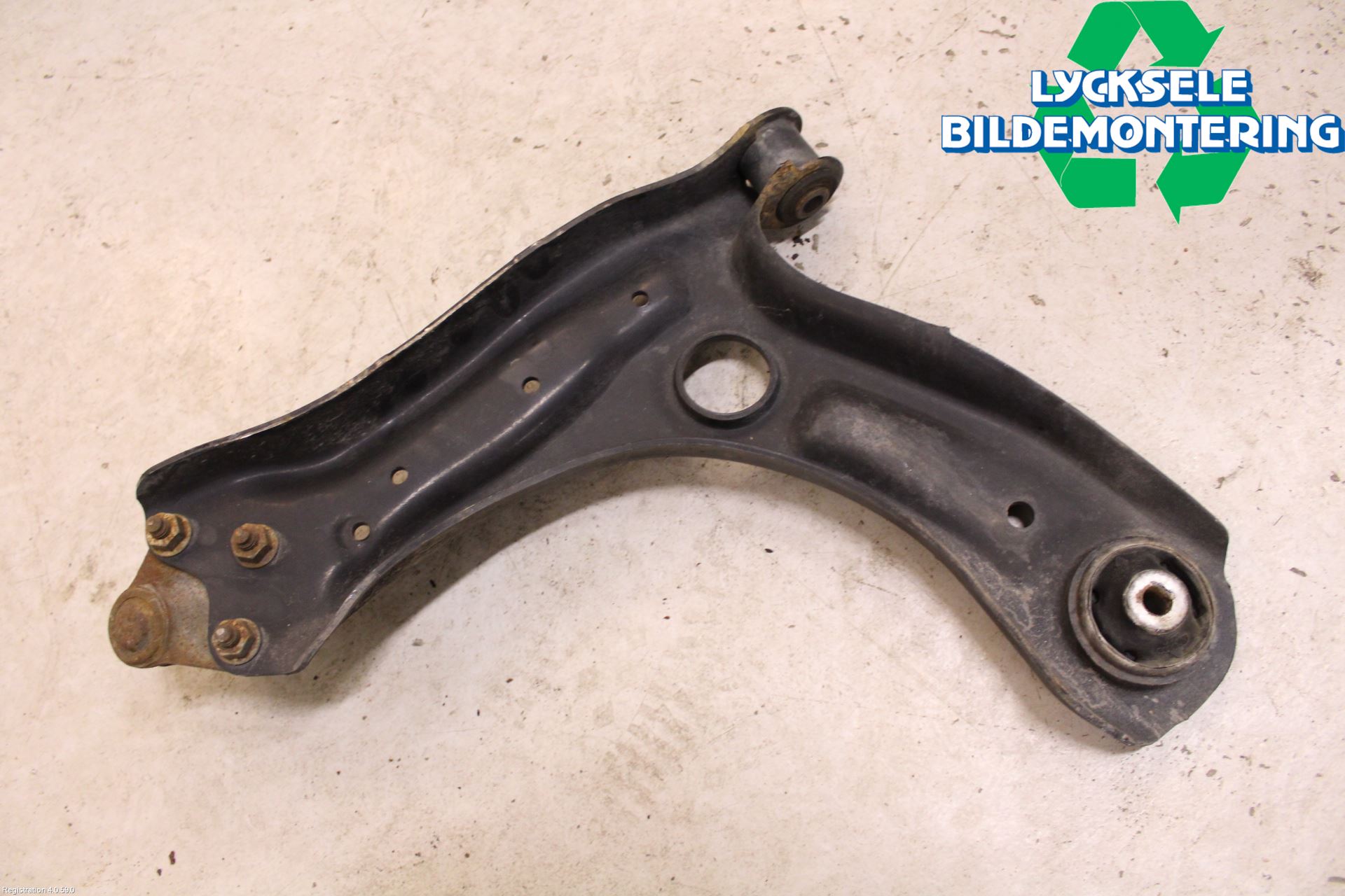Volkswagen VW POLO 10-17 Bärarm Fram Undre Hö