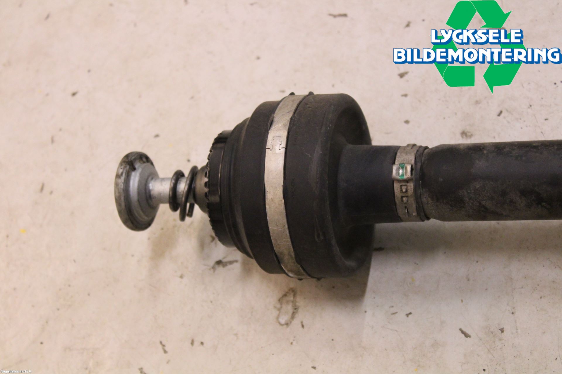 BMW 5 G30/G31/F90 17-23 Drivaxel Bak Vänster