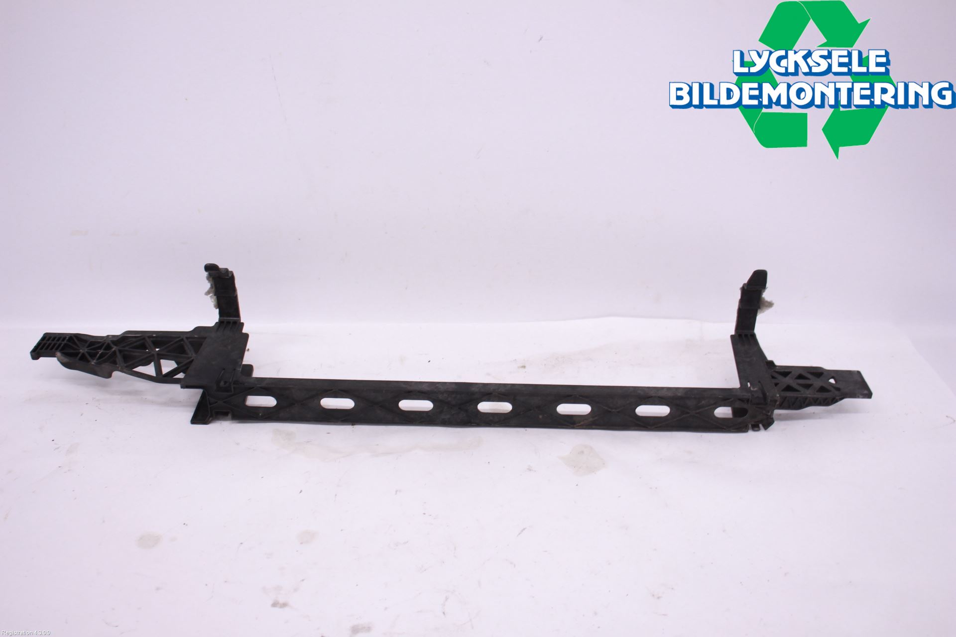 Ford KUGA 13-16 Kylarfäste-Ram-Balk