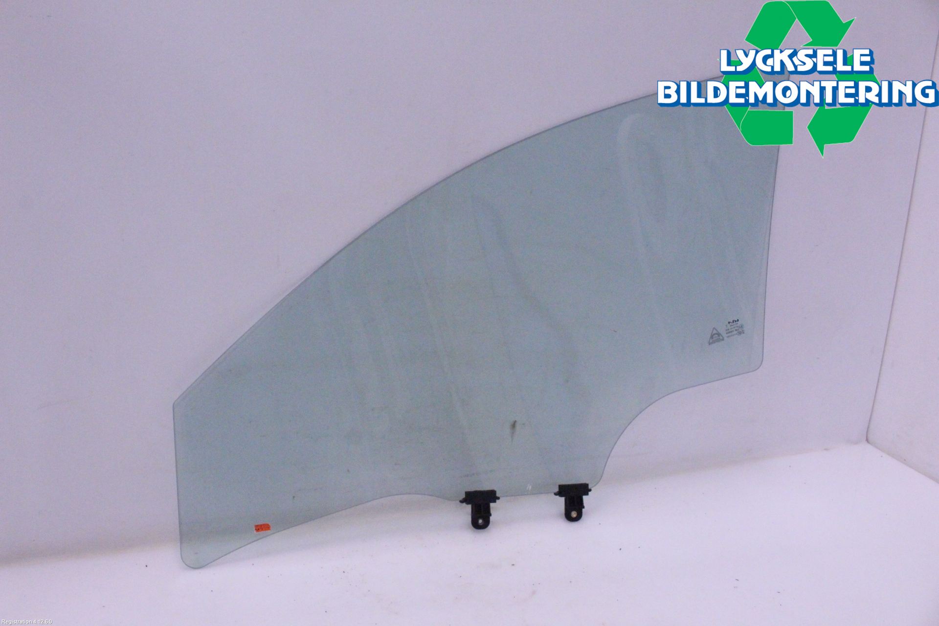 Kia STONIC 18->> Dörruta Fram Höger