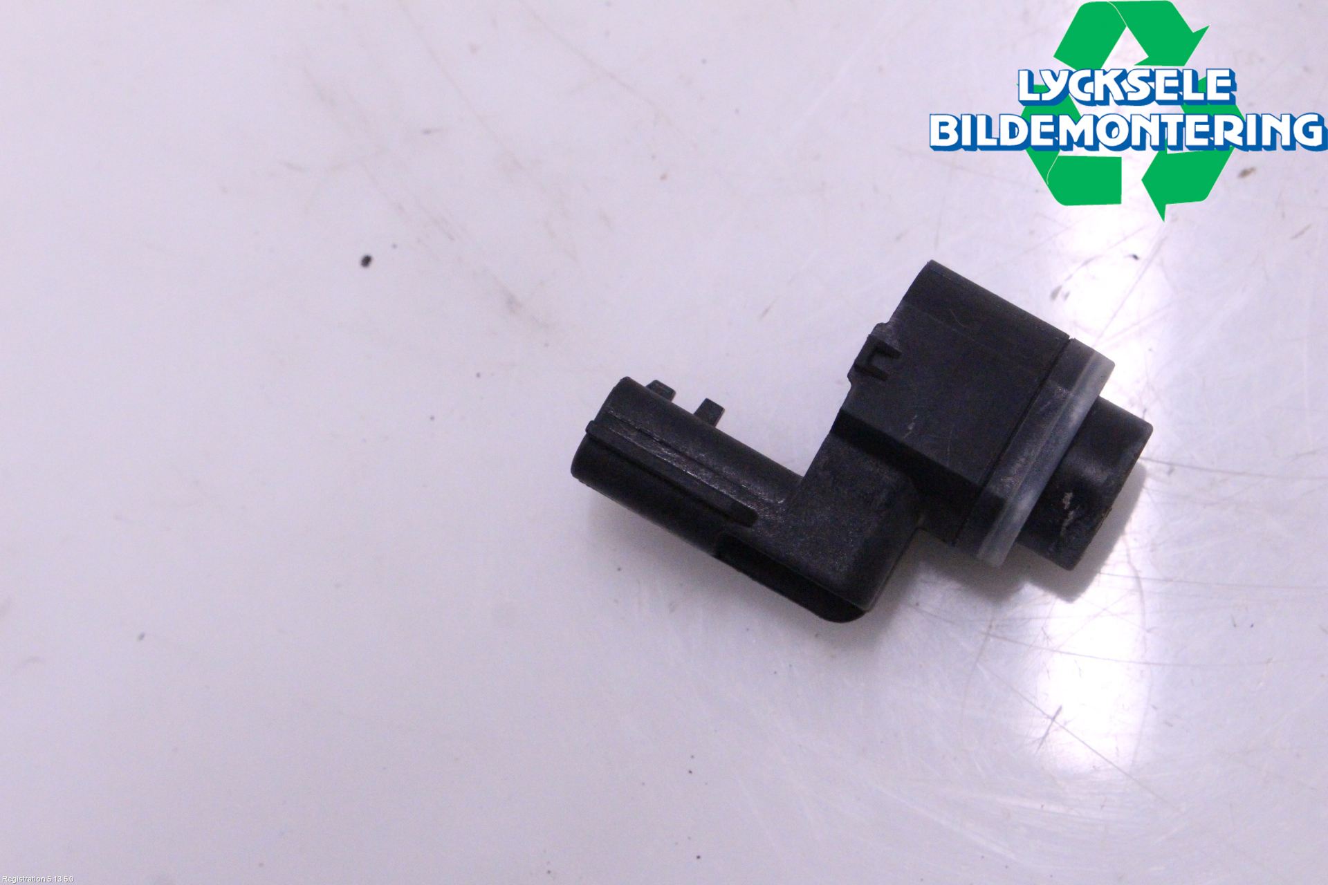Nissan X-TRAIL 14-21 Parkeringshjälp Frontsensor
