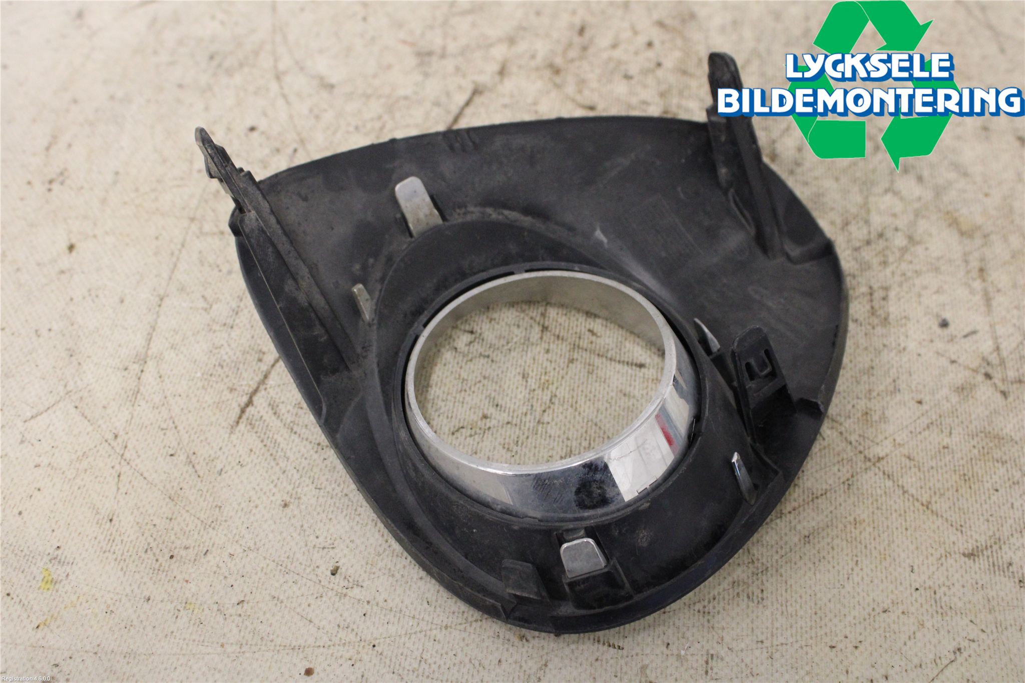 Toyota AVENSIS 09-15 Dimljussarg Fram