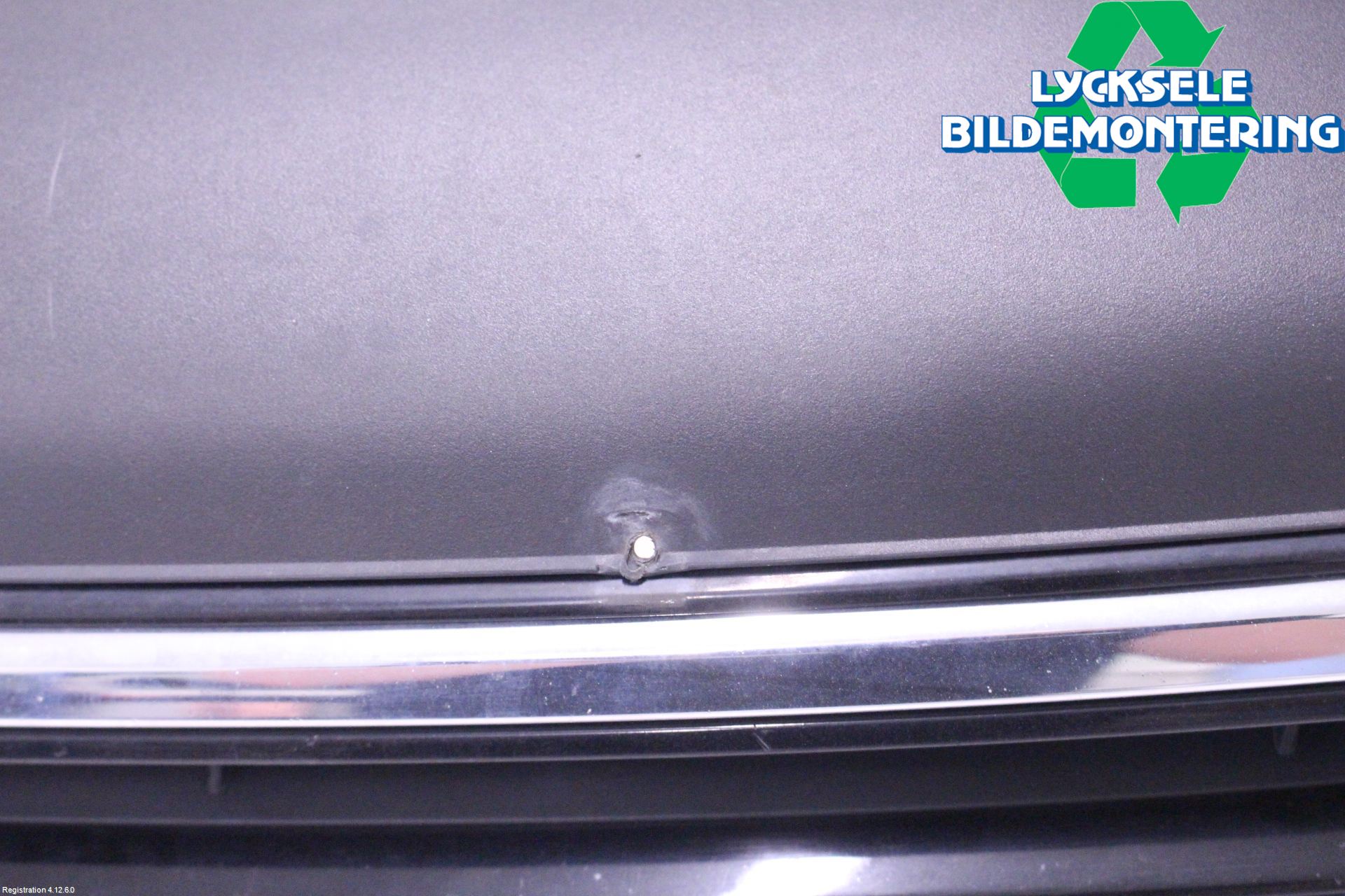 Volkswagen VW PASSAT 11-14 Grill Komp