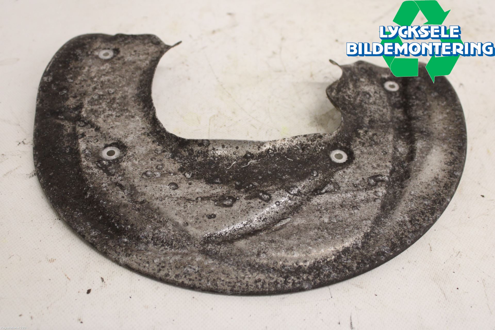 Audi A6 F2/C8 19- Bromssköld Fram