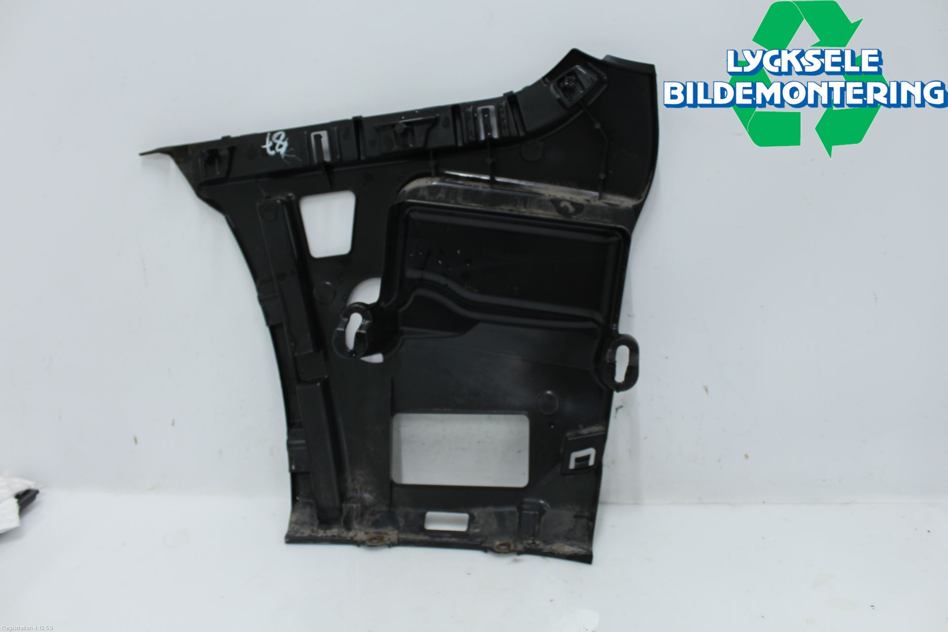 BMW 3 F30/F31/F80 12-19 Stötfångarfäste Bak Hö