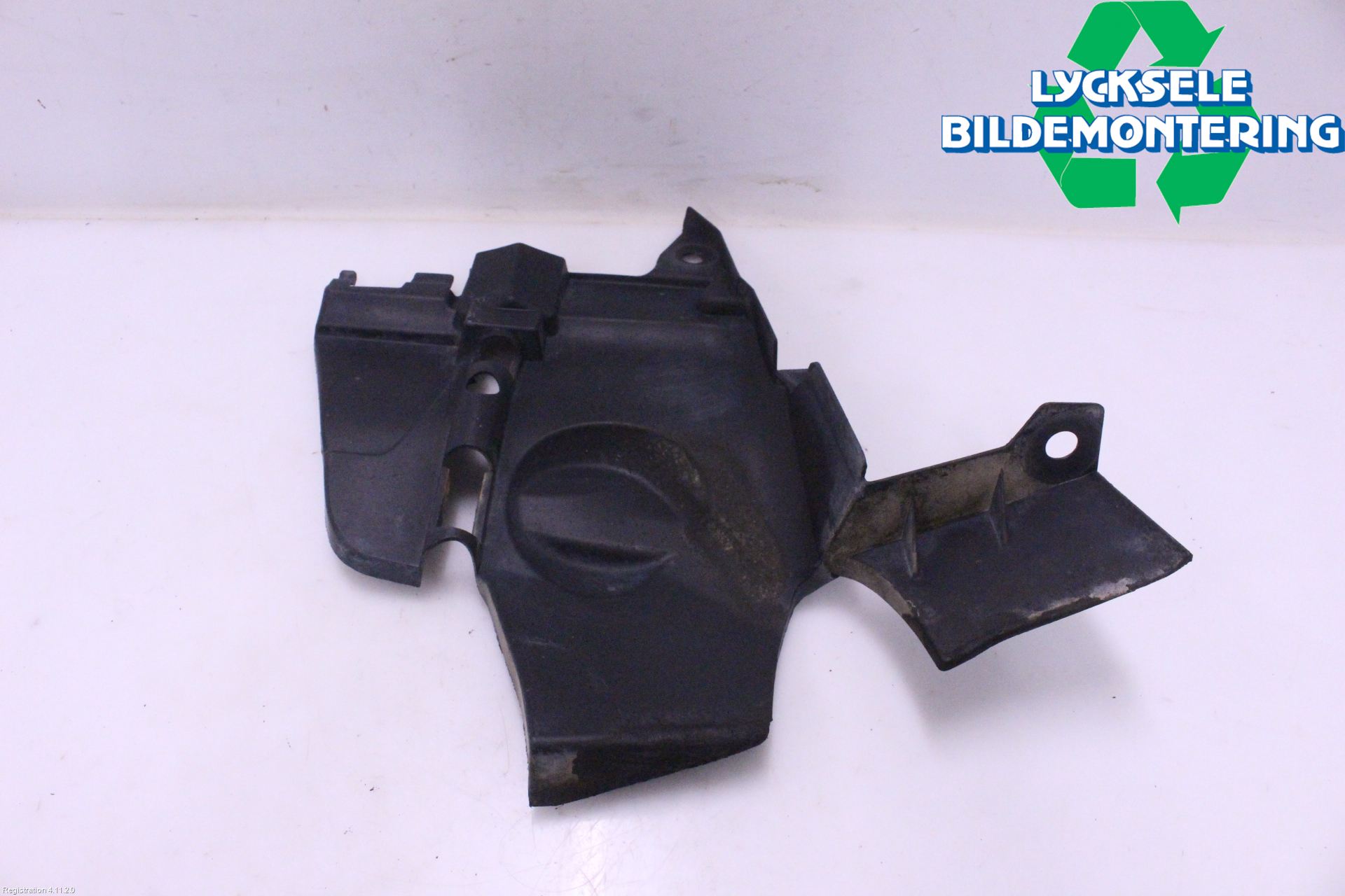 Dacia DUSTER 18-24 Deflektor Plåt-Plast Kylning