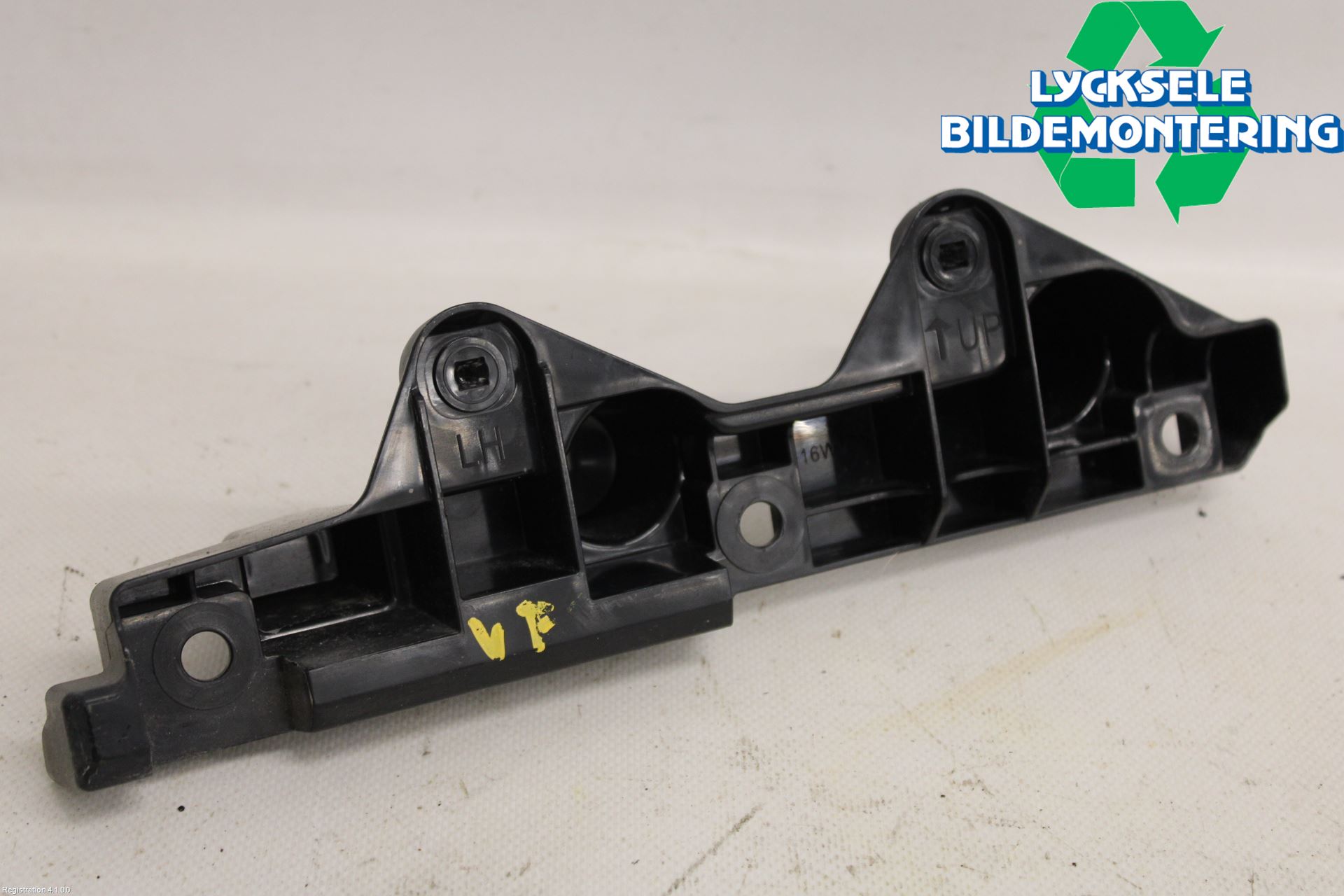 Mazda CX-60 22- Skärmfäste Fram Vä