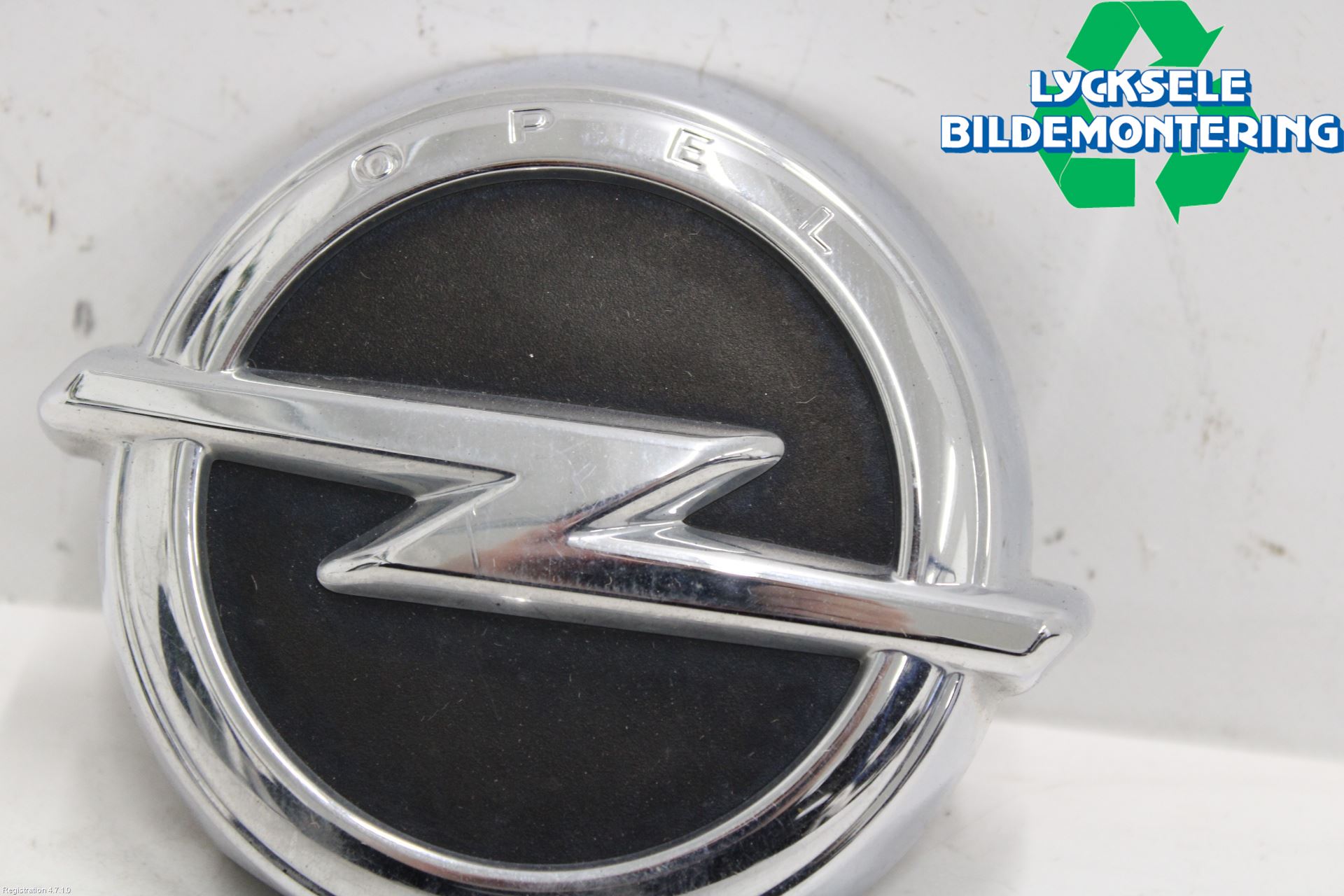 Opel CORSA E 15-19 Emblem