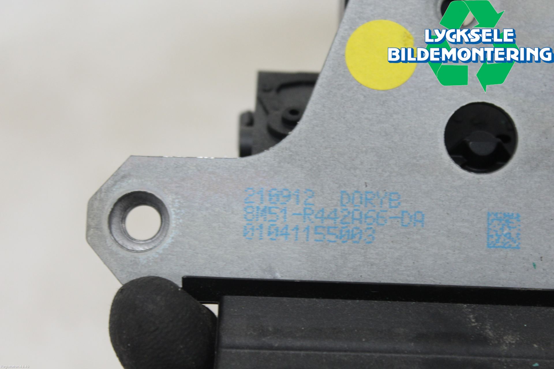 Ford C-MAX II  11-14 Låskista Baklucka