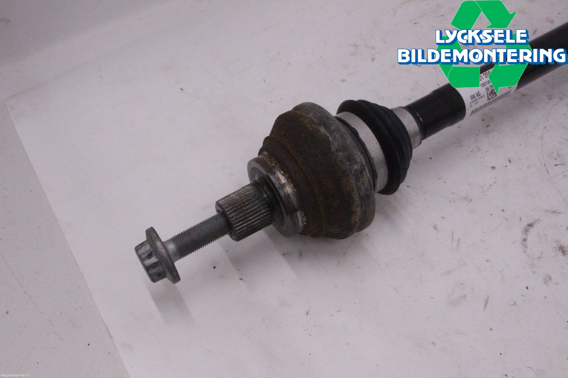 Volkswagen VW ID.4 21- Drivaxel Bak Höger