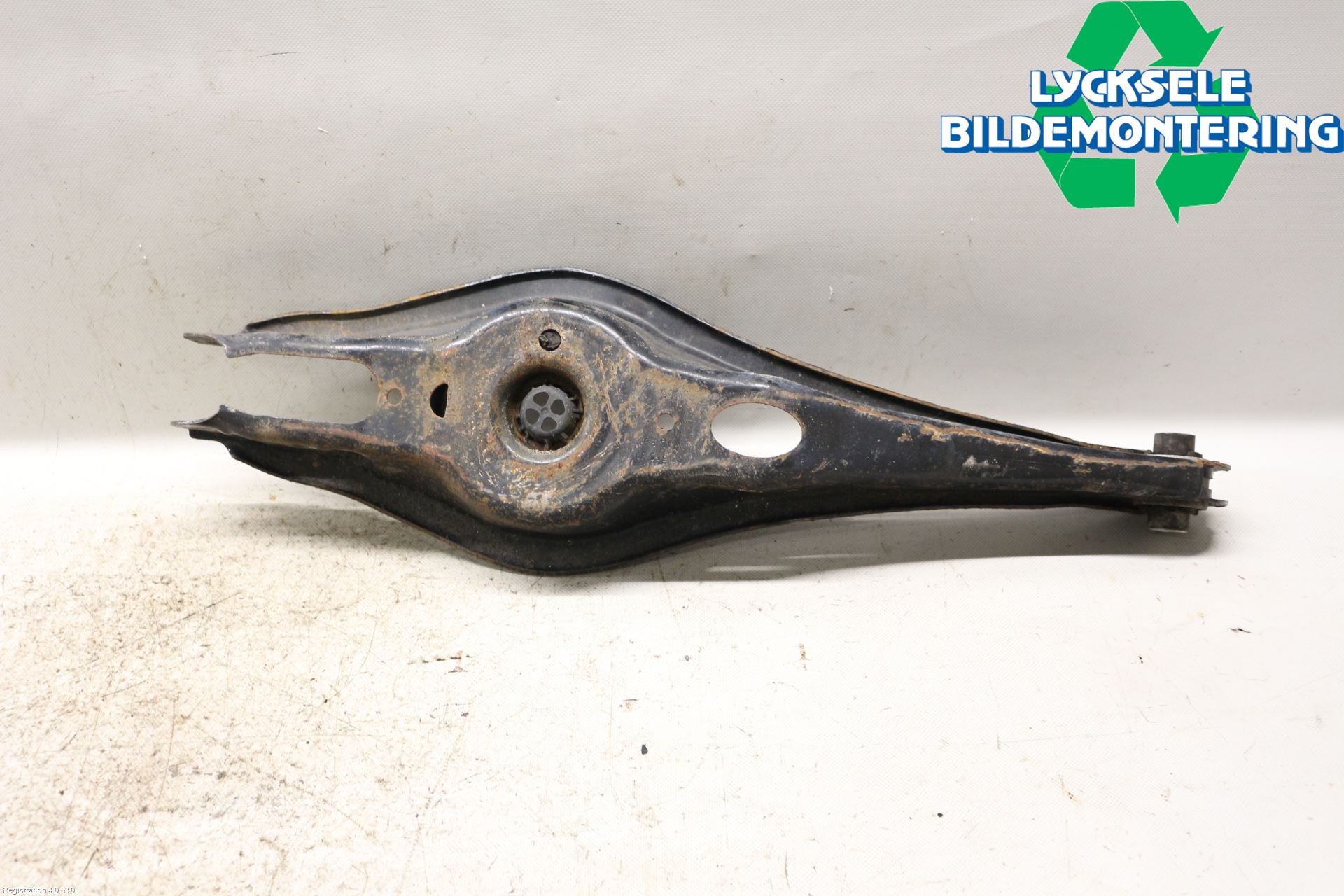 Volkswagen VW PASSAT 15-19 Bärarm Bak Vänster