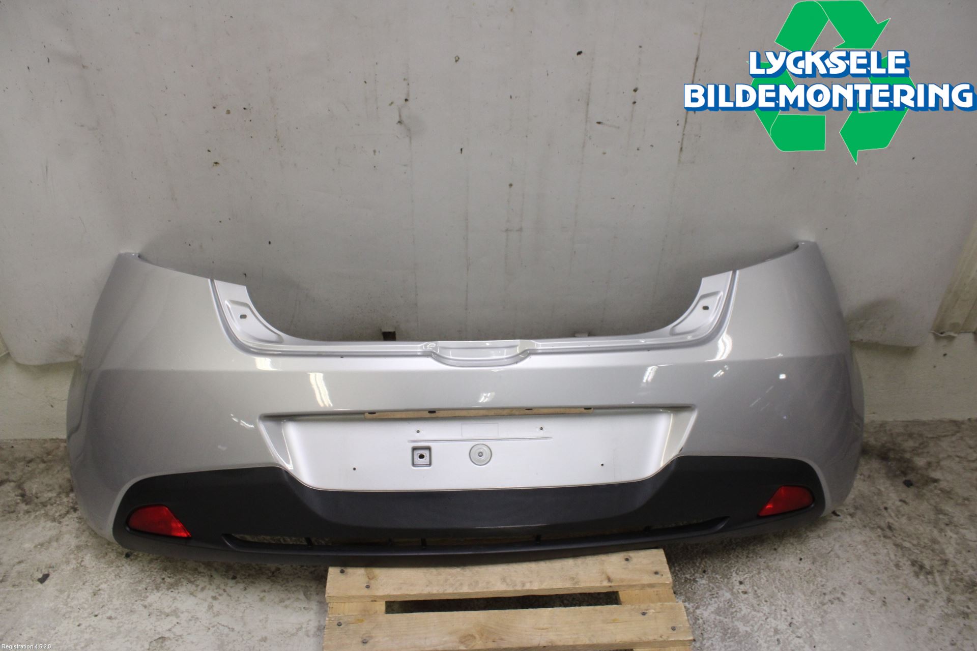 Mazda 2 (DE) 08-15 Stötfångarbeklädnad Bak