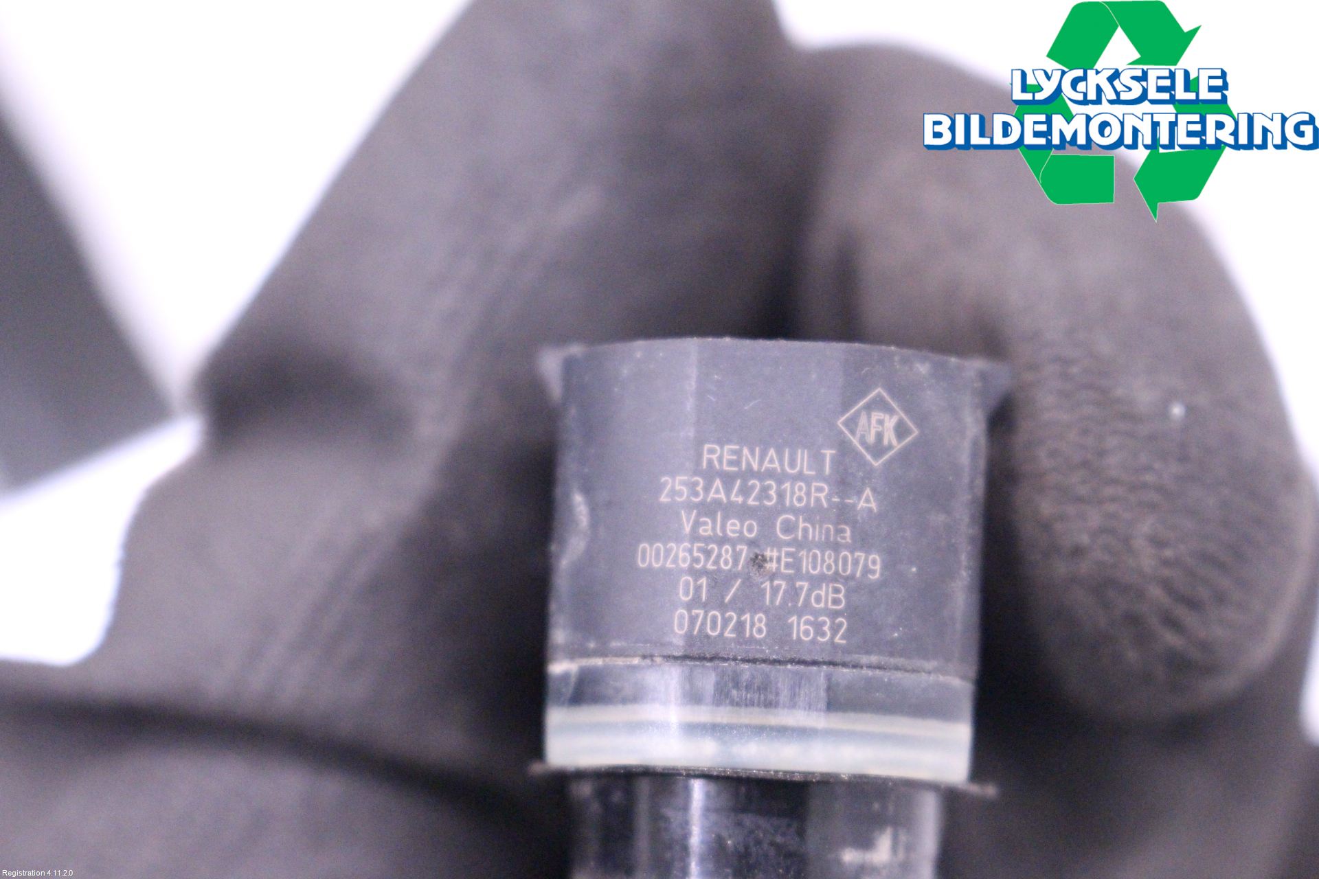 Dacia DUSTER 18-24 Parkeringshjälp Backsensor