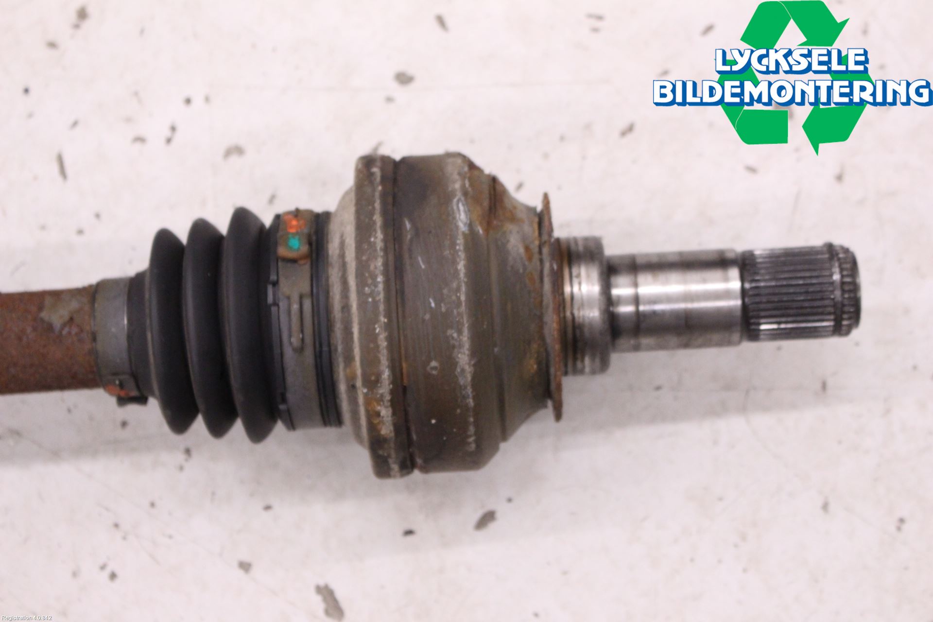 Mercedes-Benz MB ML (W164) 05-11 Drivaxel Bak Höger