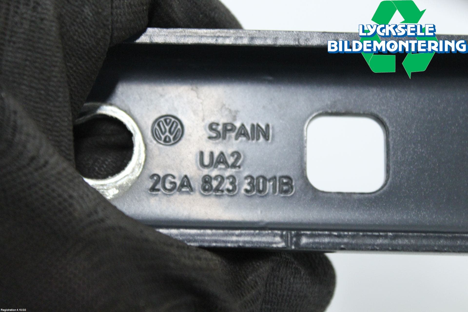 Volkswagen VW T-ROC 18- Huvgångjärn