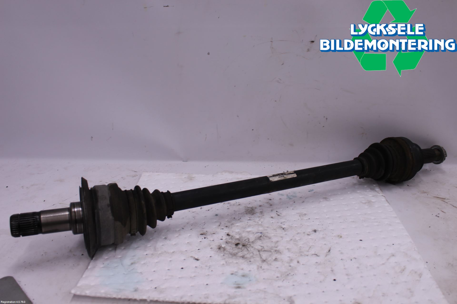 BMW 7 F01/02/03/04 09-15 Drivaxel Bak Höger
