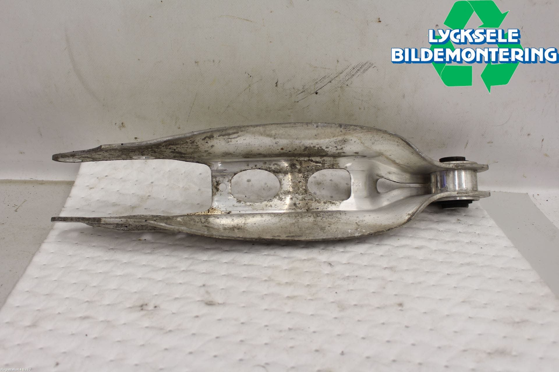 Audi A4/S4 B9 20- Bärarm Bak Höger