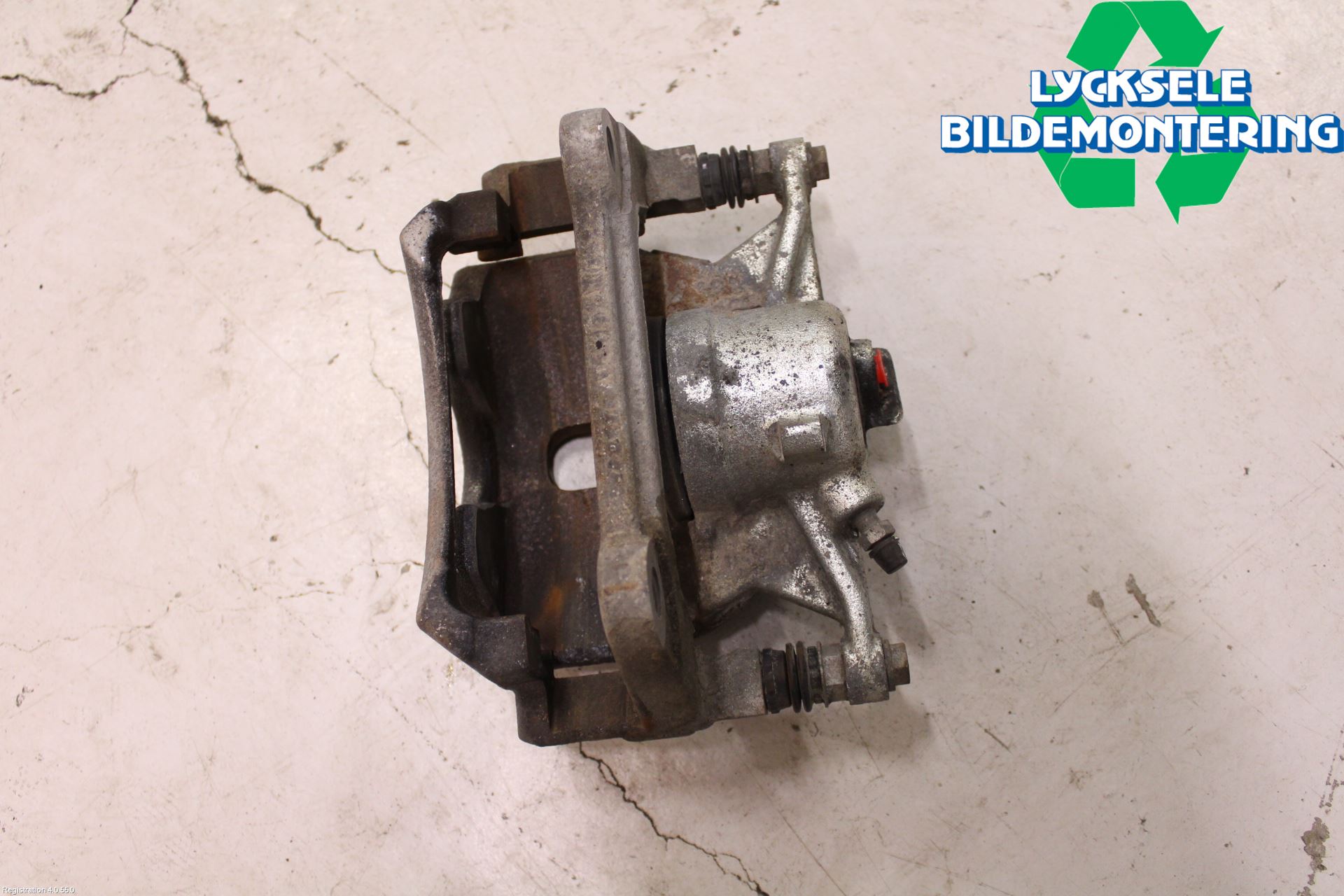 Volkswagen VW PASSAT 15-19 Bromsok Fram Höger