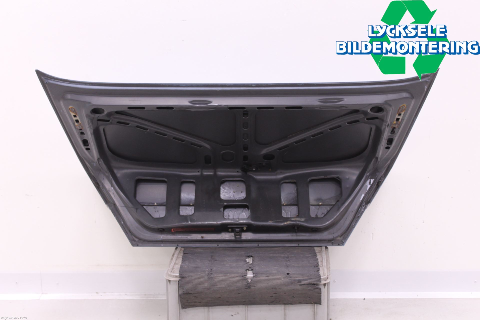 Mercedes-Benz MB 200-500  (W124) 86-96 Baklucka (Ej Med Ruta)