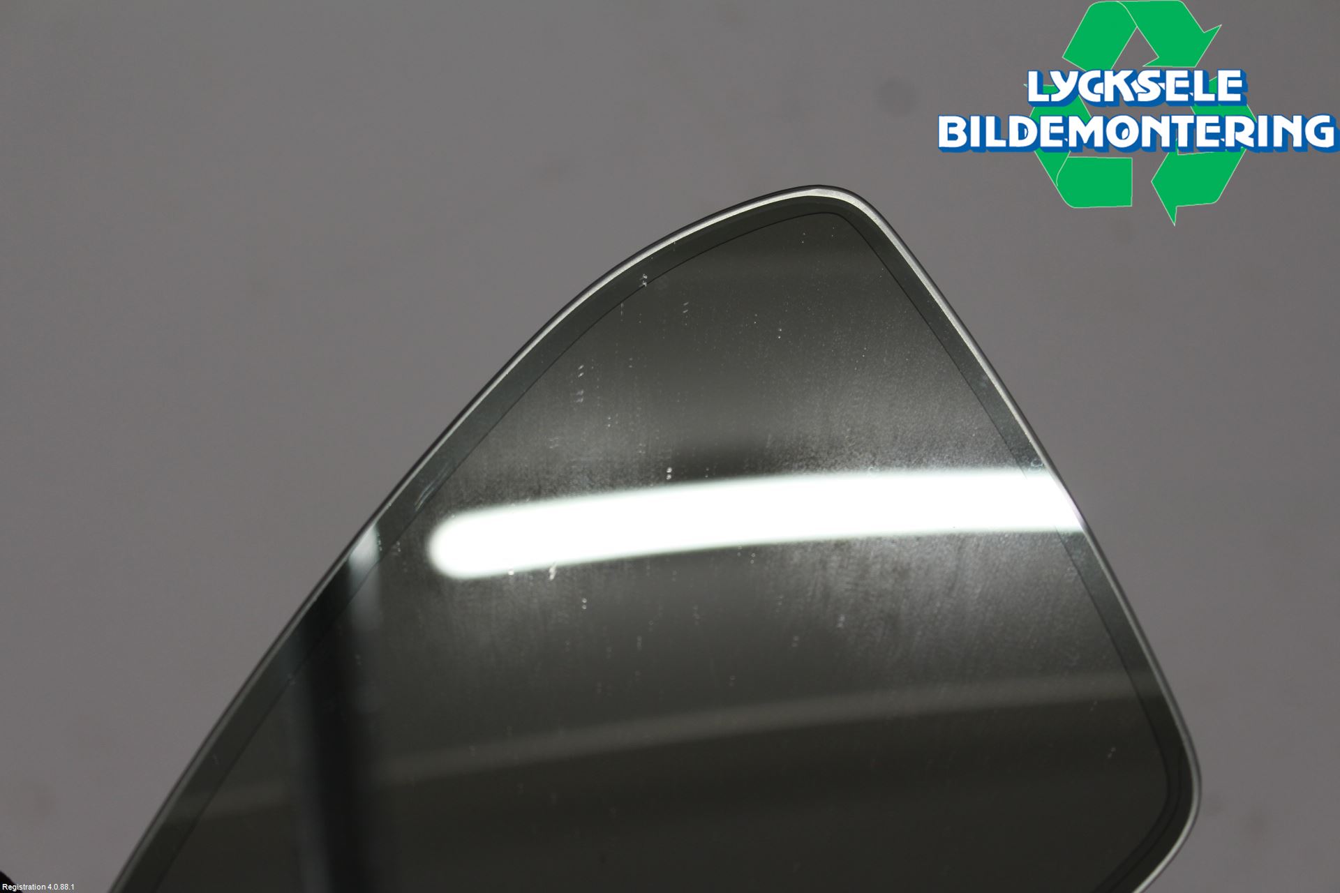 Skoda SUPERB 16-24 Spegelglas Vä