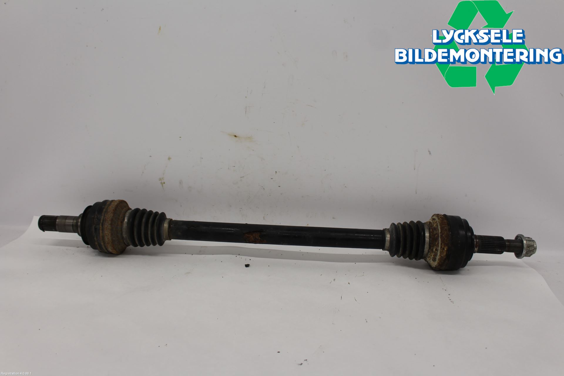 Volkswagen VW TOUAREG 7P 11-18 Drivaxel Bak Vänster