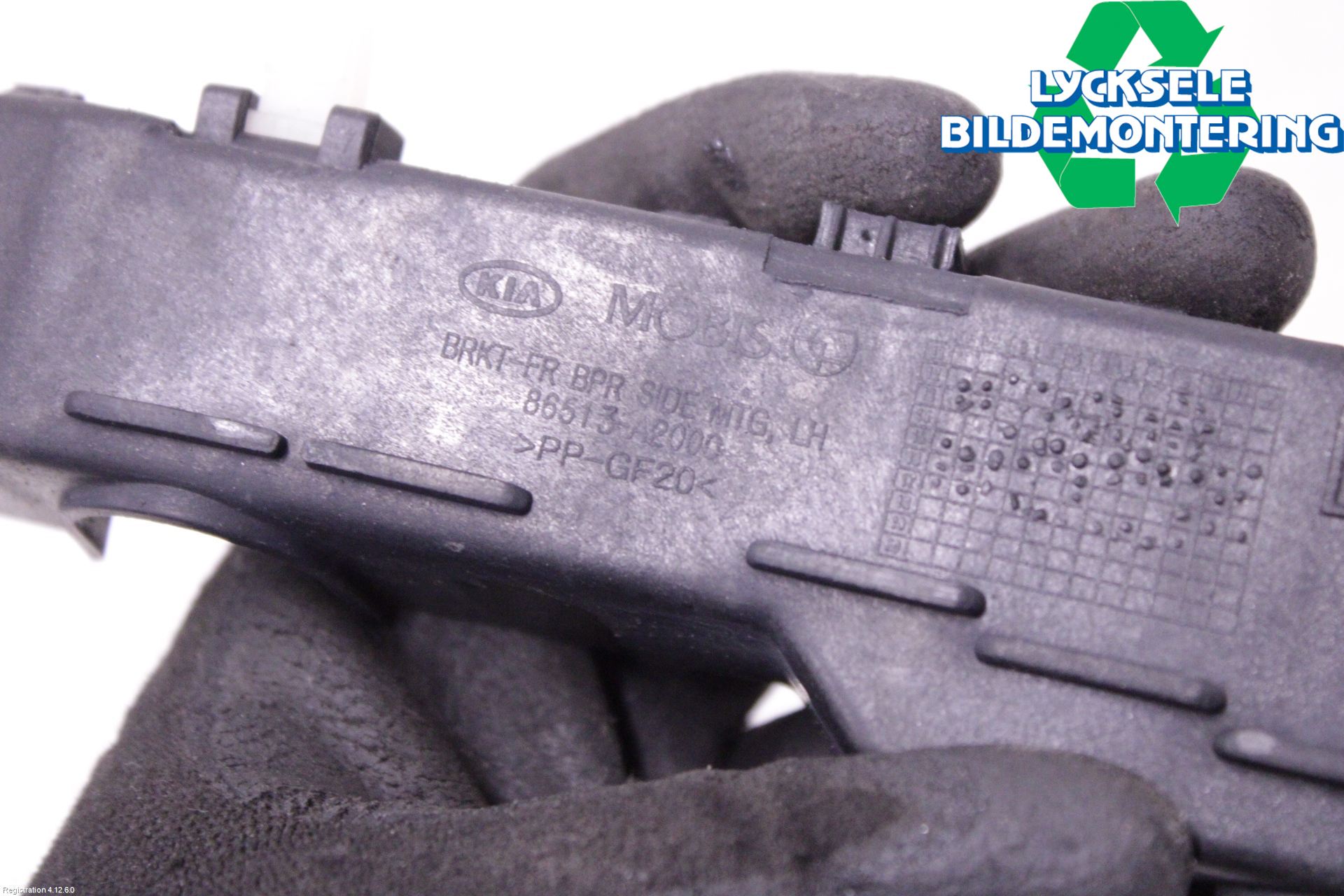 Kia CEED 12-18 Stötfångarfäste Fram Vä