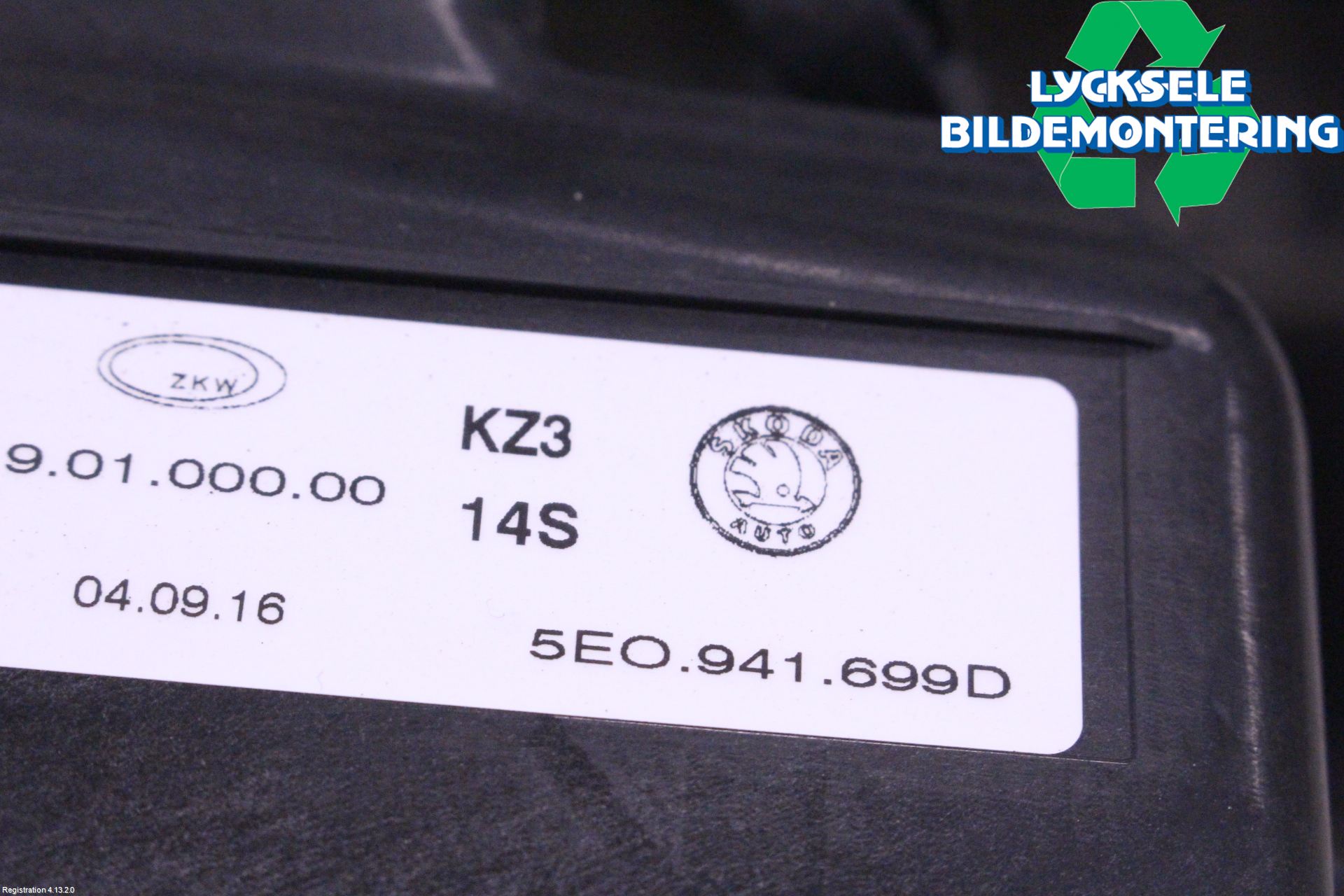 Skoda OCTAVIA (5E) 13-20 Dimljus-Varselljus Fram