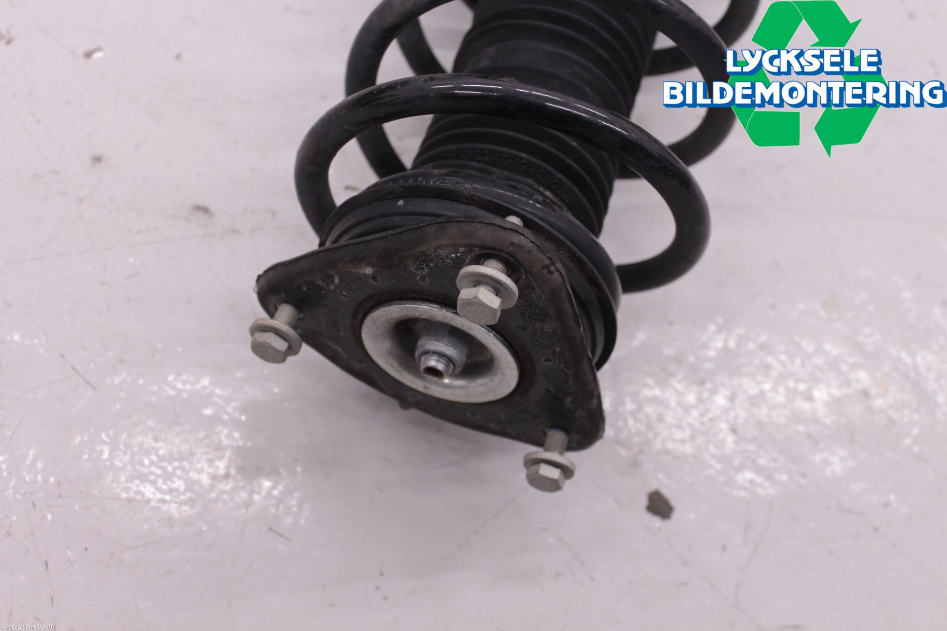 Ford FOCUS 15-18 Fjäderben Fram Höger