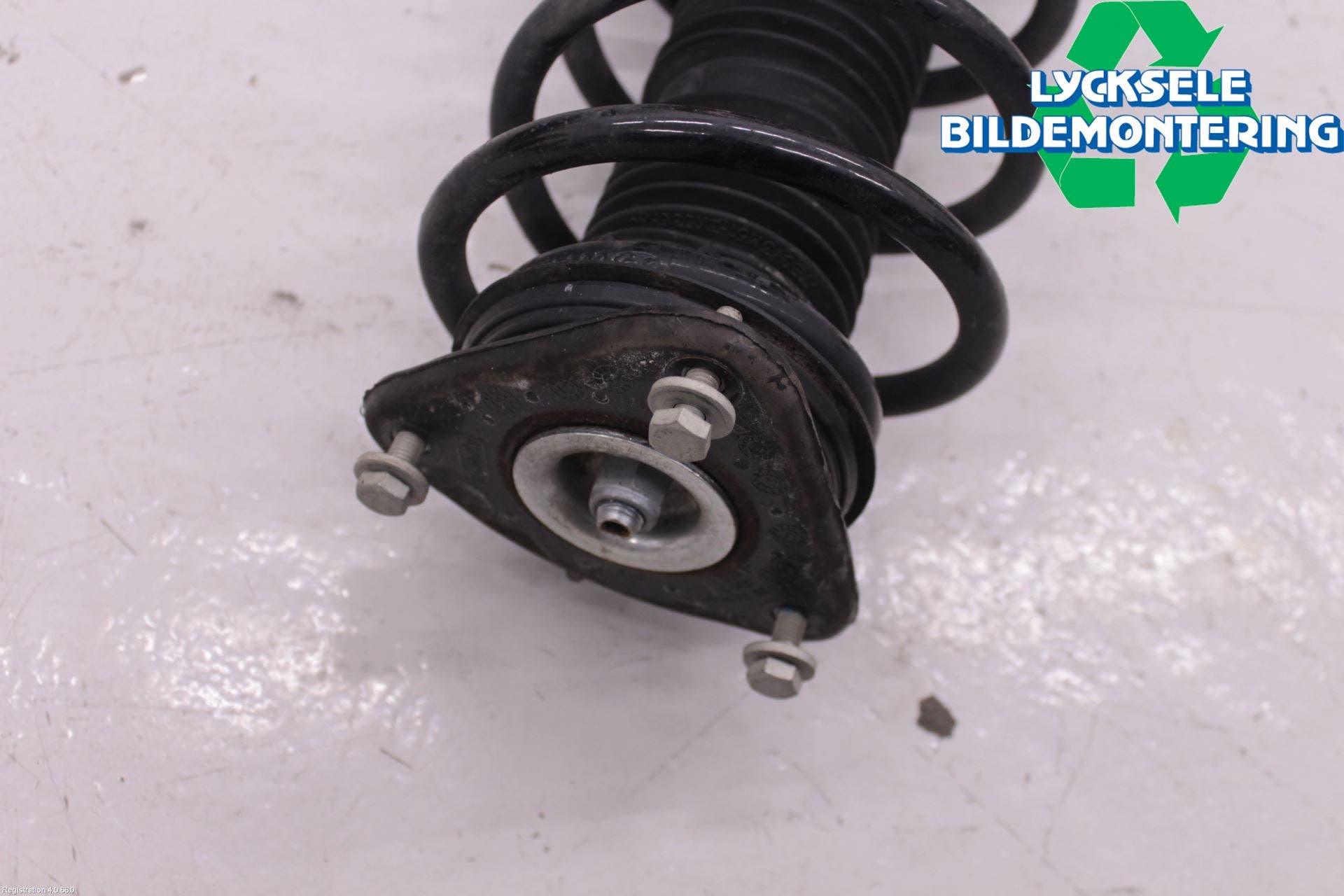 Ford FOCUS 15-18 Fjäderben Fram Höger