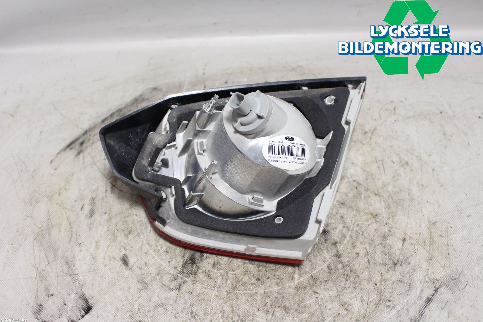 Ford KUGA 08-12 Bakljus Lucka Vä