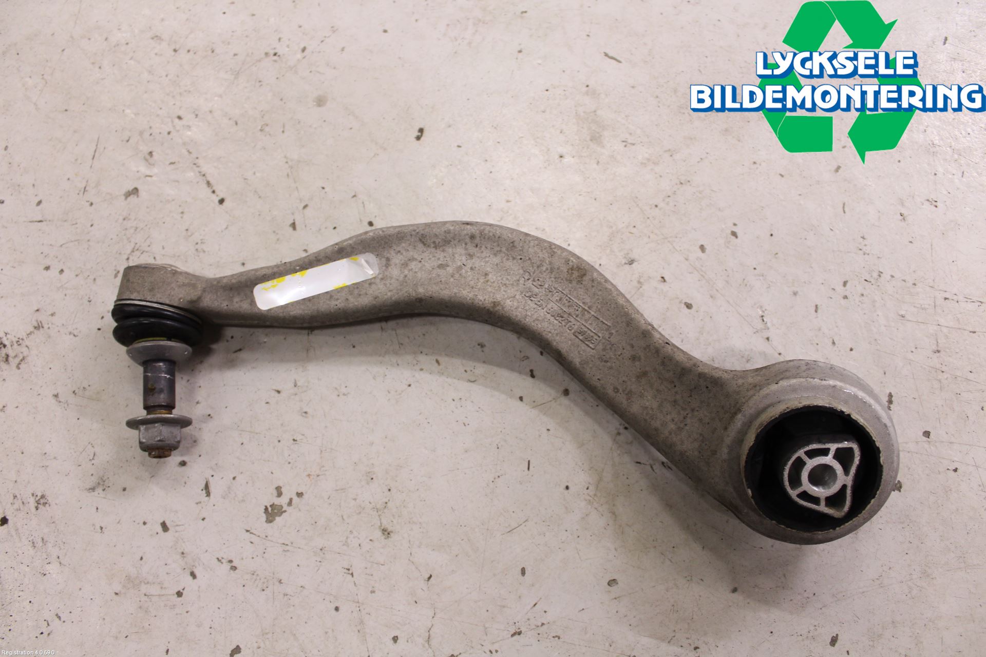 BMW 5 G30/G31/F90 17-23 Bärarm Fram Undre Hö